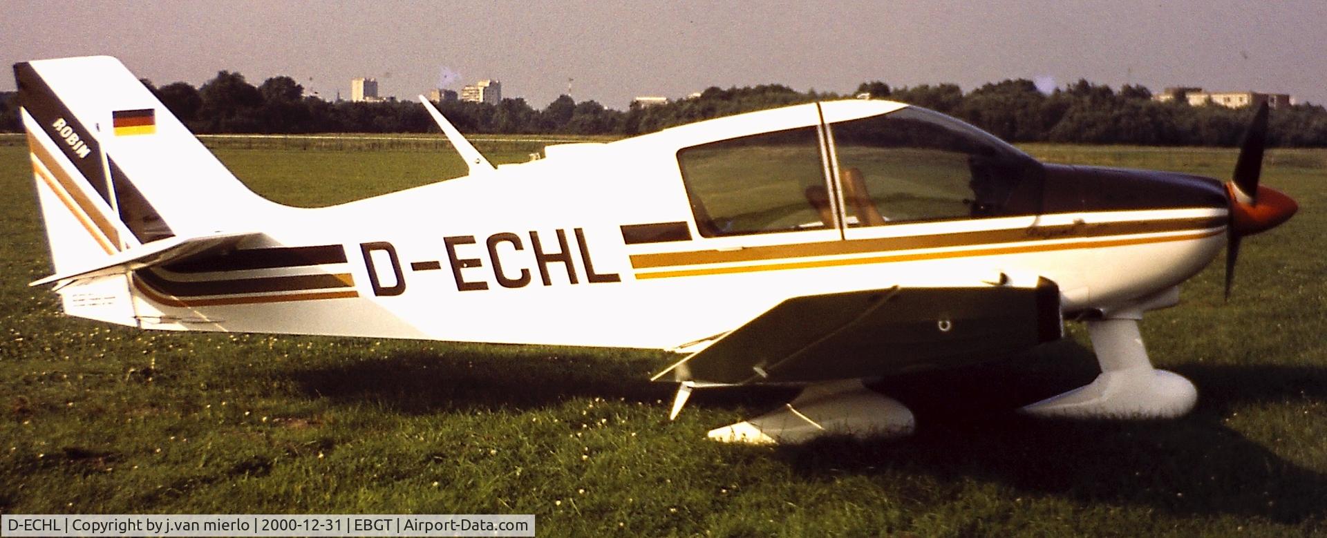 D-ECHL, Robin DR-400-180 Regent Regent C/N 1487, Ghent SDW, Belgium '70s