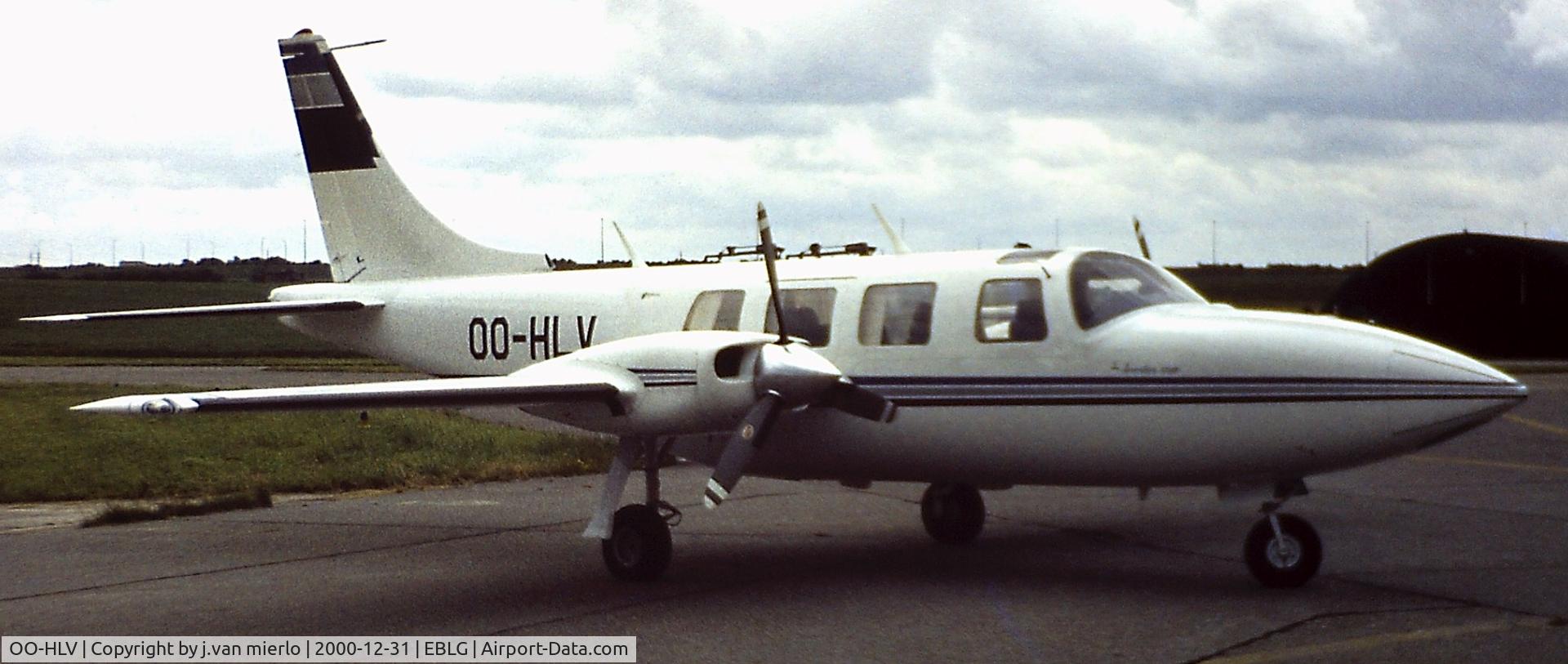 OO-HLV, 1980 Piper Aerostar 601P C/N 61P07838063396, Bierset open door