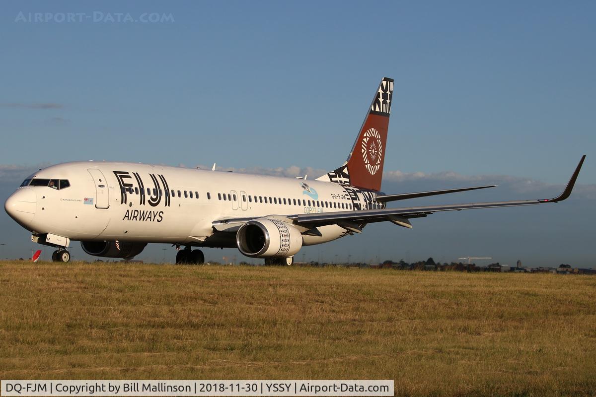 DQ-FJM, 2010 Boeing 737-86J C/N 37754, TAXIING