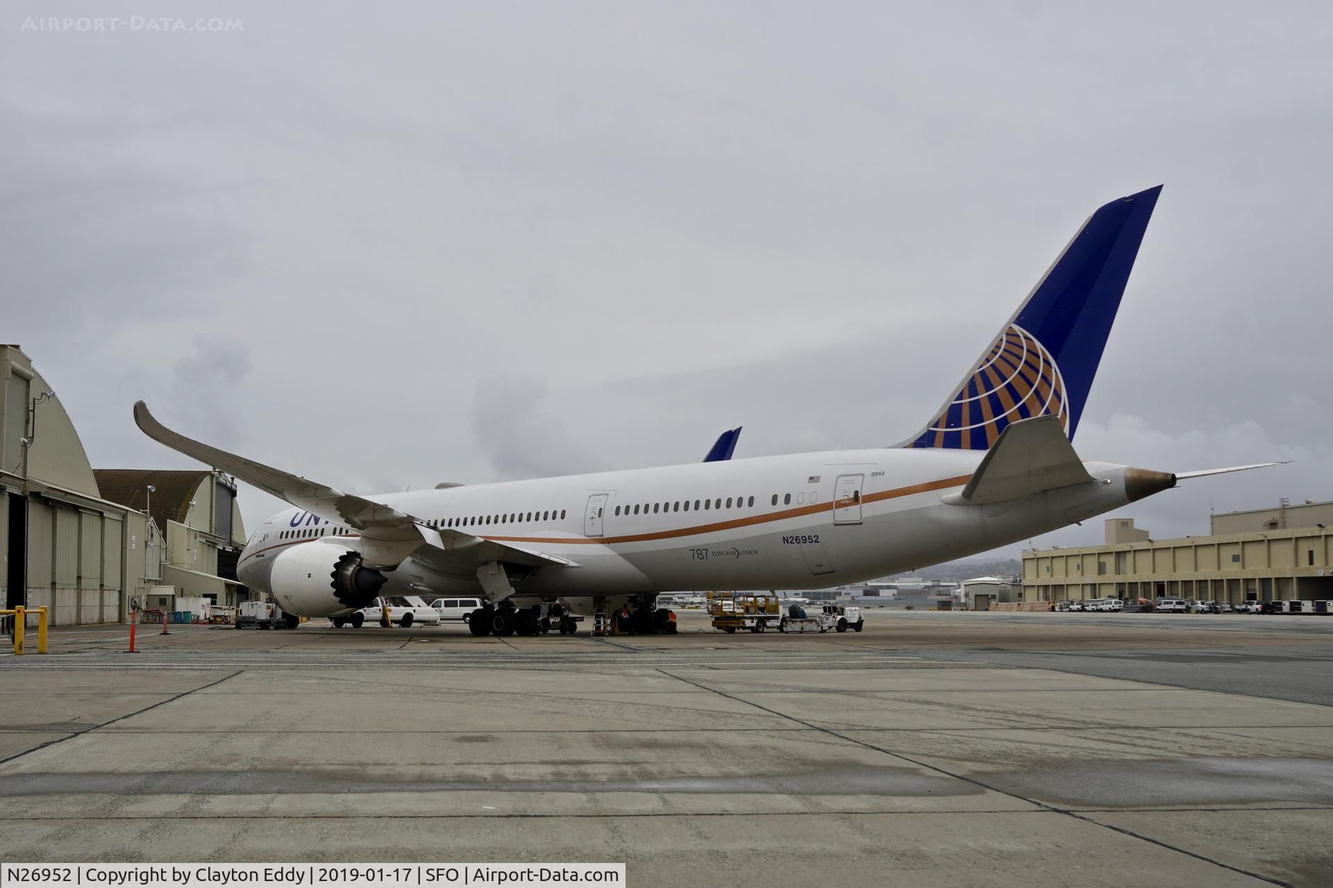 N26952, 2014 Boeing 787-9 Dreamliner C/N 36403, SFO 2019.