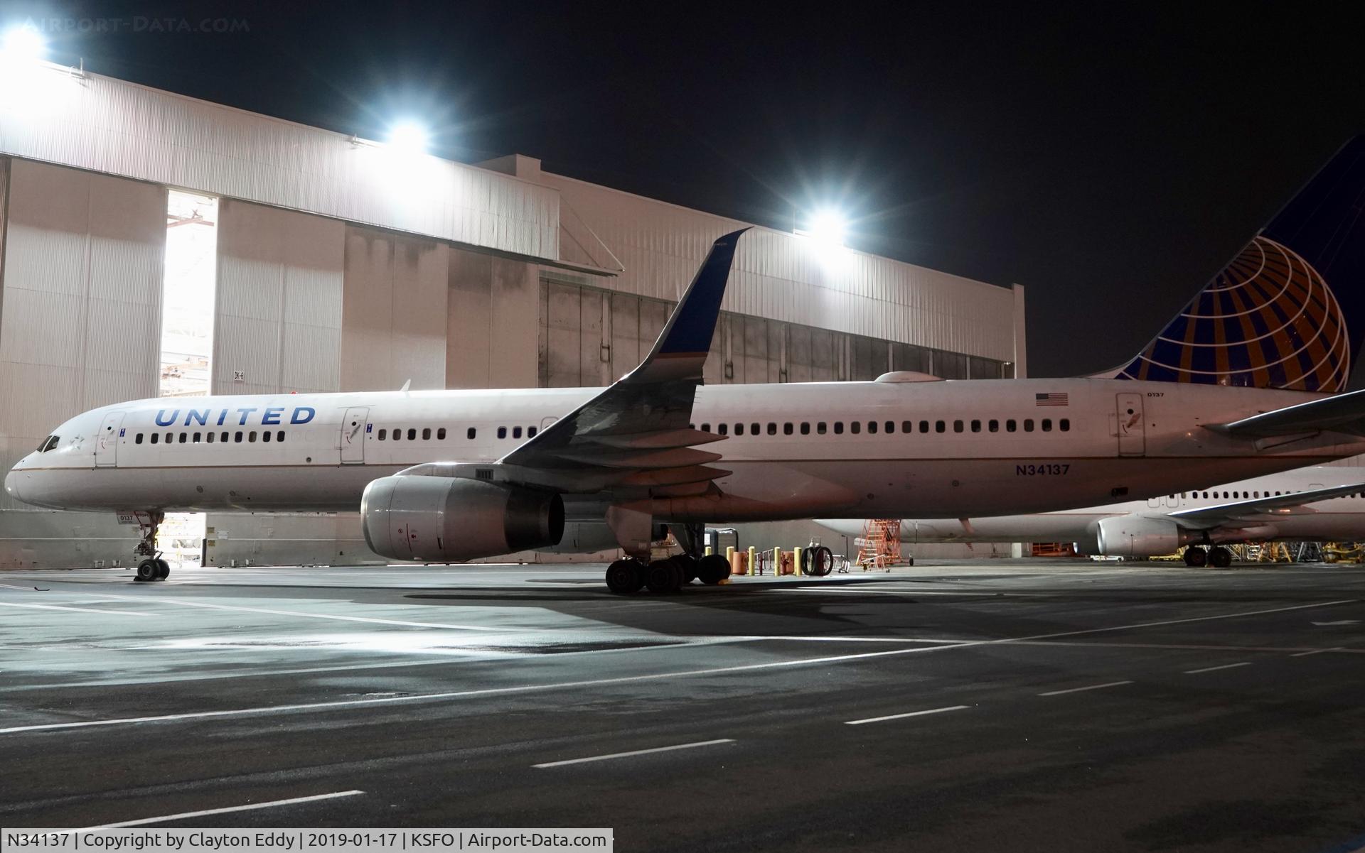 N34137, 1999 Boeing 757-224 C/N 30229, SFO 2019.
