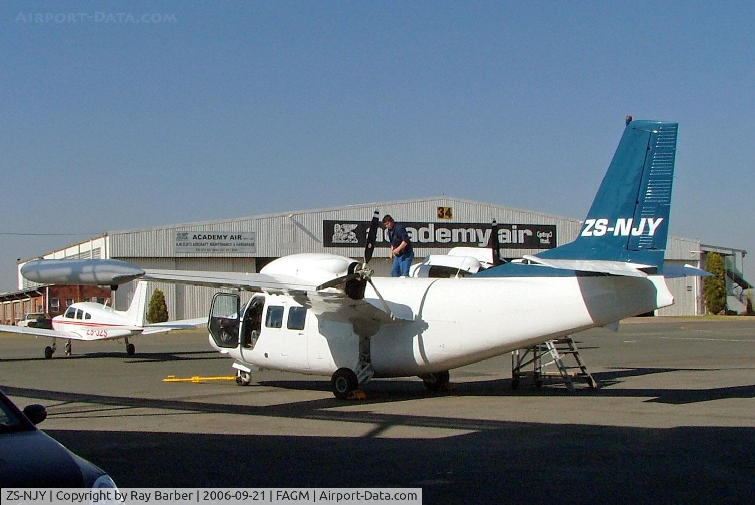ZS-NJY, Piaggio P-166S Albatross C/N 445, ZS-NJY  Piaggio P.166S Albatross [445] Johannesburg-Rand~ZS 21/09/2006