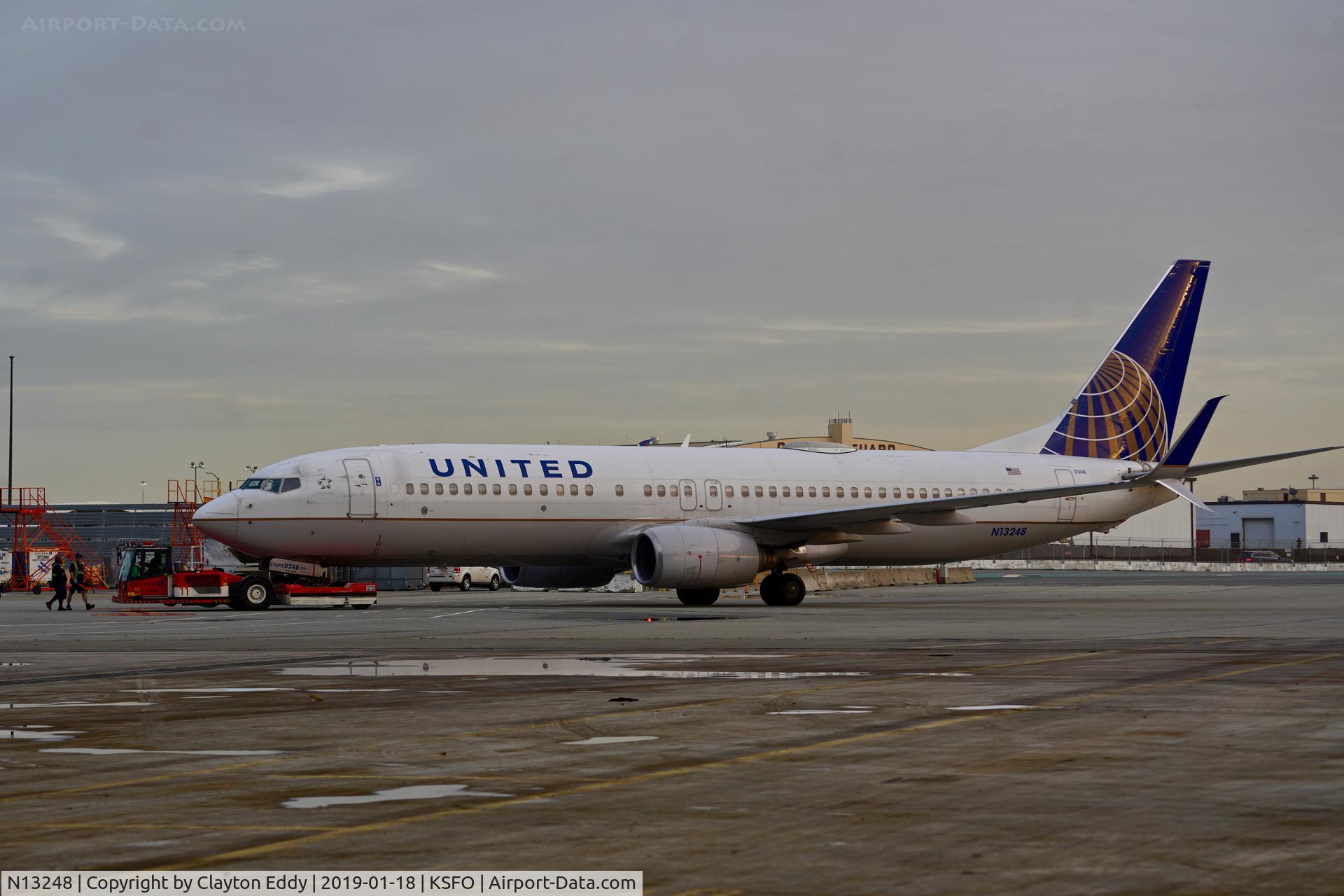 N13248, 1999 Boeing 737-824 C/N 28808, SFO 2019.