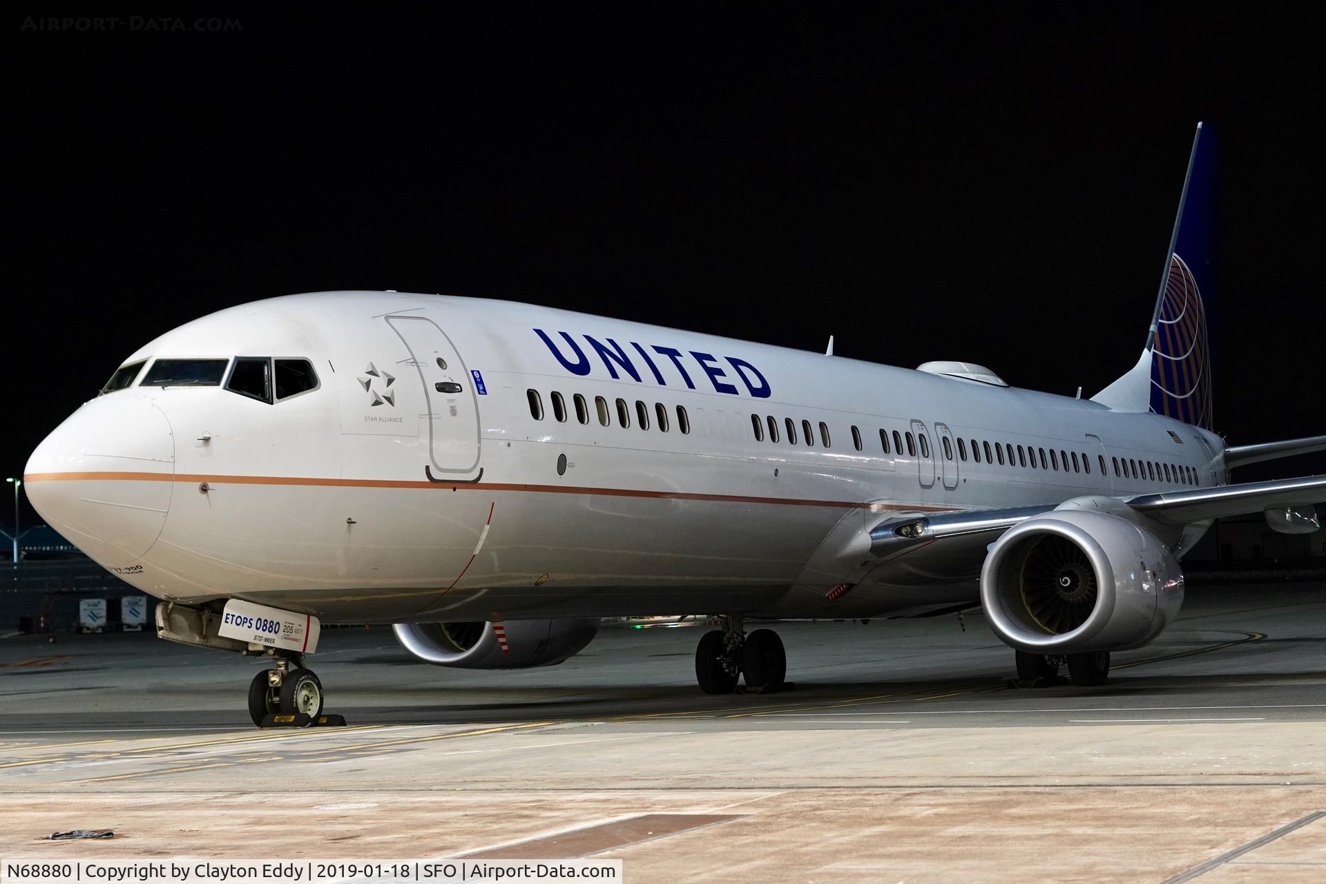 N68880, 2015 Boeing 737-924/ER C/N 42199, SFO 2019.