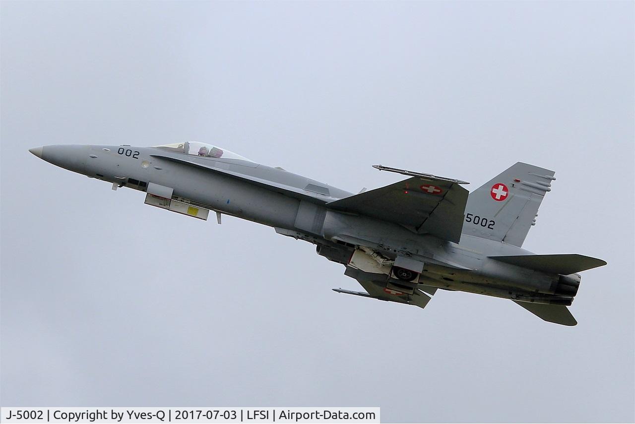 J-5002, McDonnell Douglas F/A-18C Hornet C/N 1315/SFC002, Swiss Air Force McDonnell Douglas FA-18C Hornet, Take off rwy 29, St Dizier-Robinson Air Base 113 (LFSI) Open day 2017