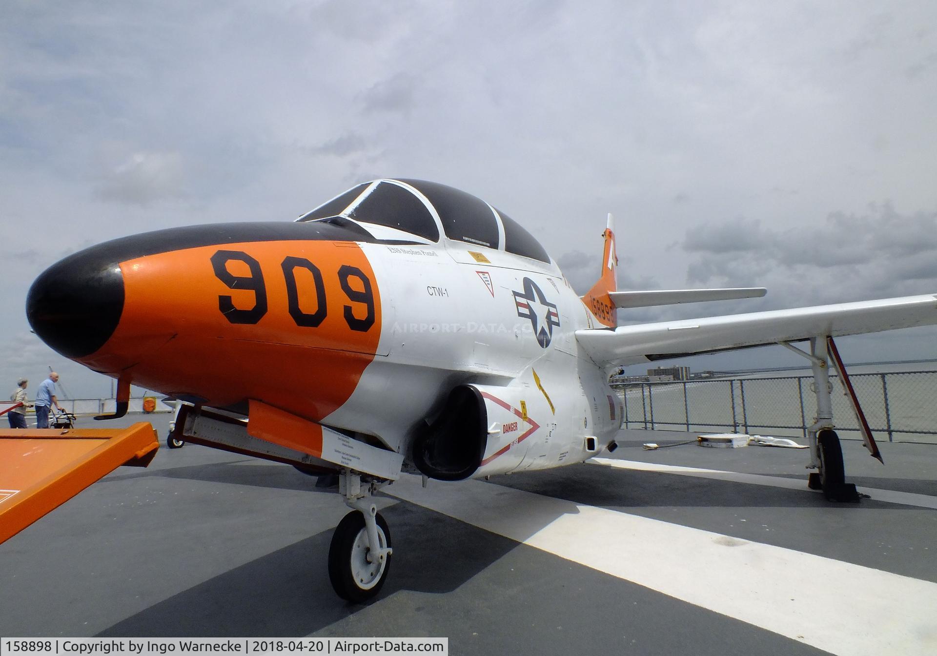 158898, North American T-2C Buckeye C/N 352-23, North American T-2C Buckeye at the USS Lexington Museum, Corpus Christi TX