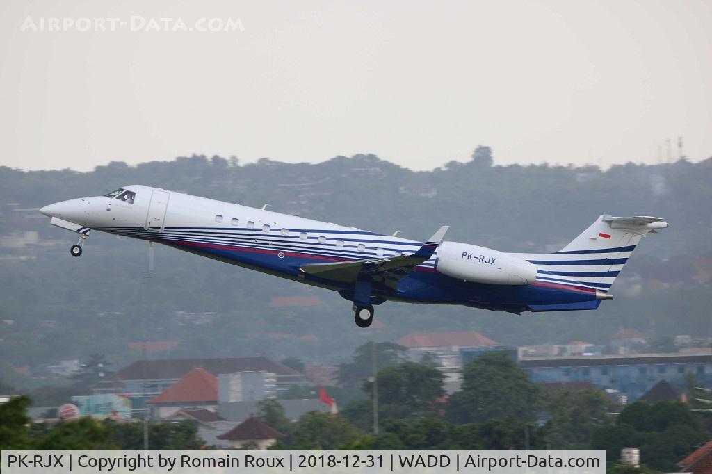 PK-RJX, 2016 Embraer EMB-135BJ Legacy 650 C/N 14501220, Take off