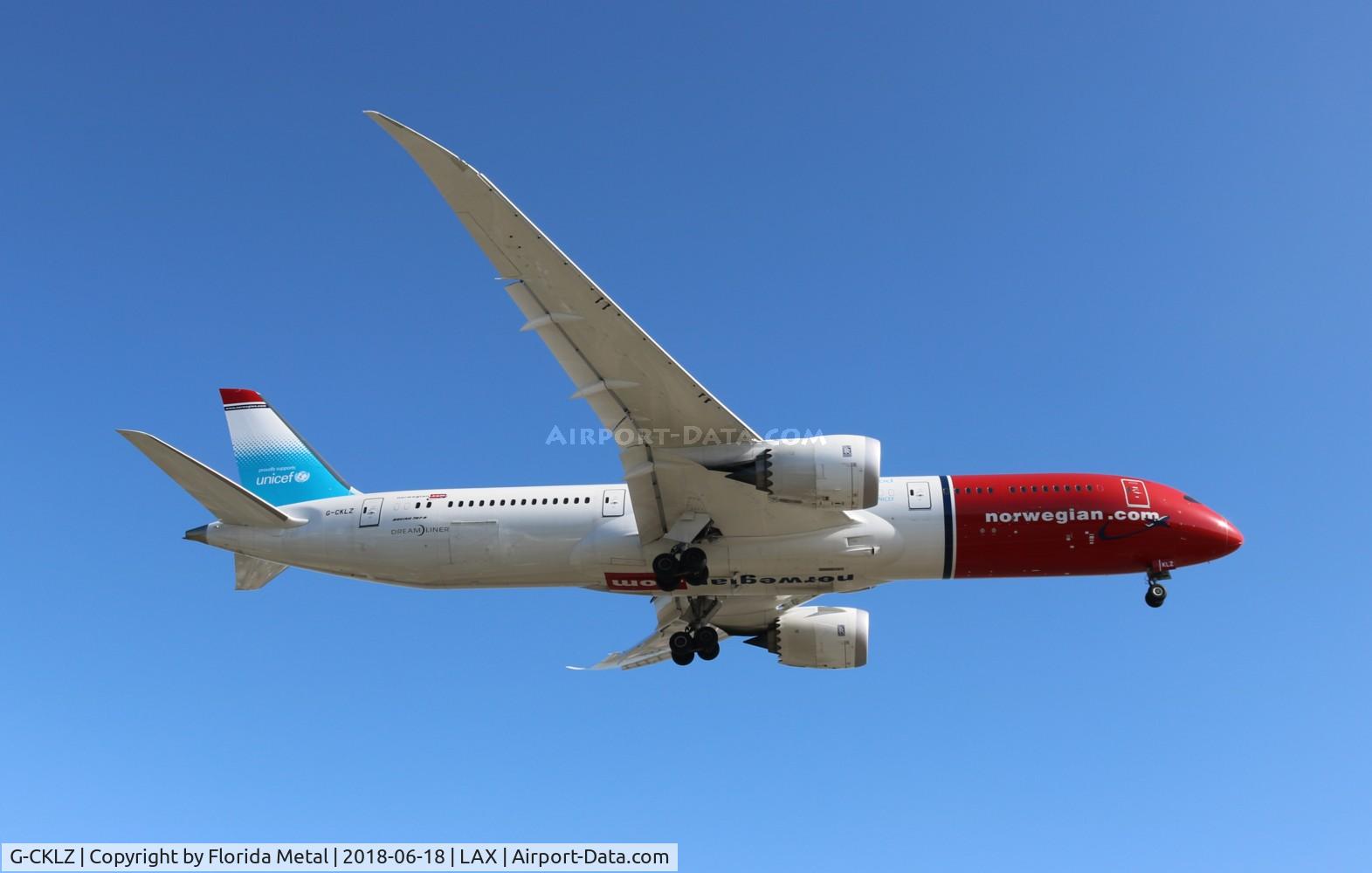 G-CKLZ, 2017 Boeing 787-9 Dreamliner C/N 38774, Norwegian