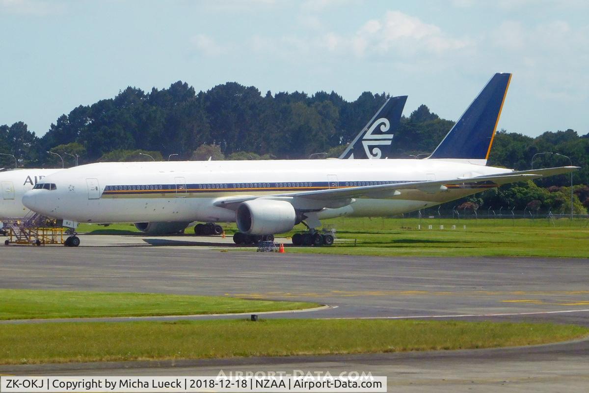 ZK-OKJ, 2002 Boeing 777-212/ER C/N 30872, NZ leased this ex-SQ aircraft to cover for out of service 787's due to RR engine issues.