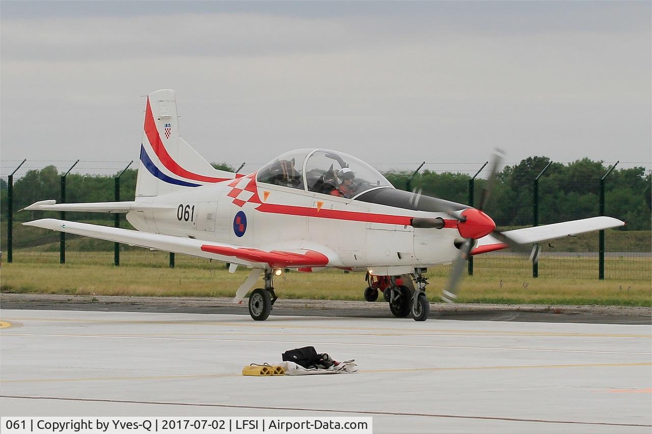 061, Pilatus PC-9M C/N 624, Pilatus PC-9M, Croatian Air Force aerobatic team, Taxiing to flight line, St Dizier-Robinson Air Base 113 (LFSI) Open day 2017