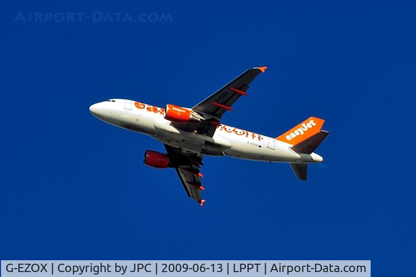 G-EZOX, 2015 Airbus A320-214 C/N 6837, Climbing
