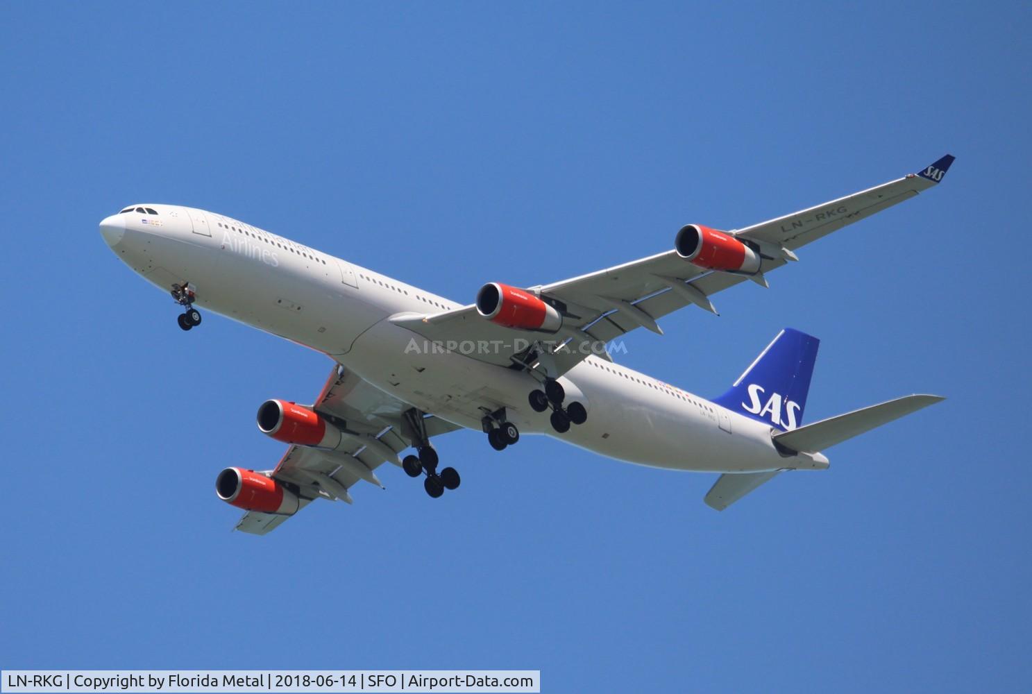 LN-RKG, 2001 Airbus A340-313X C/N 424, SAS A340-300