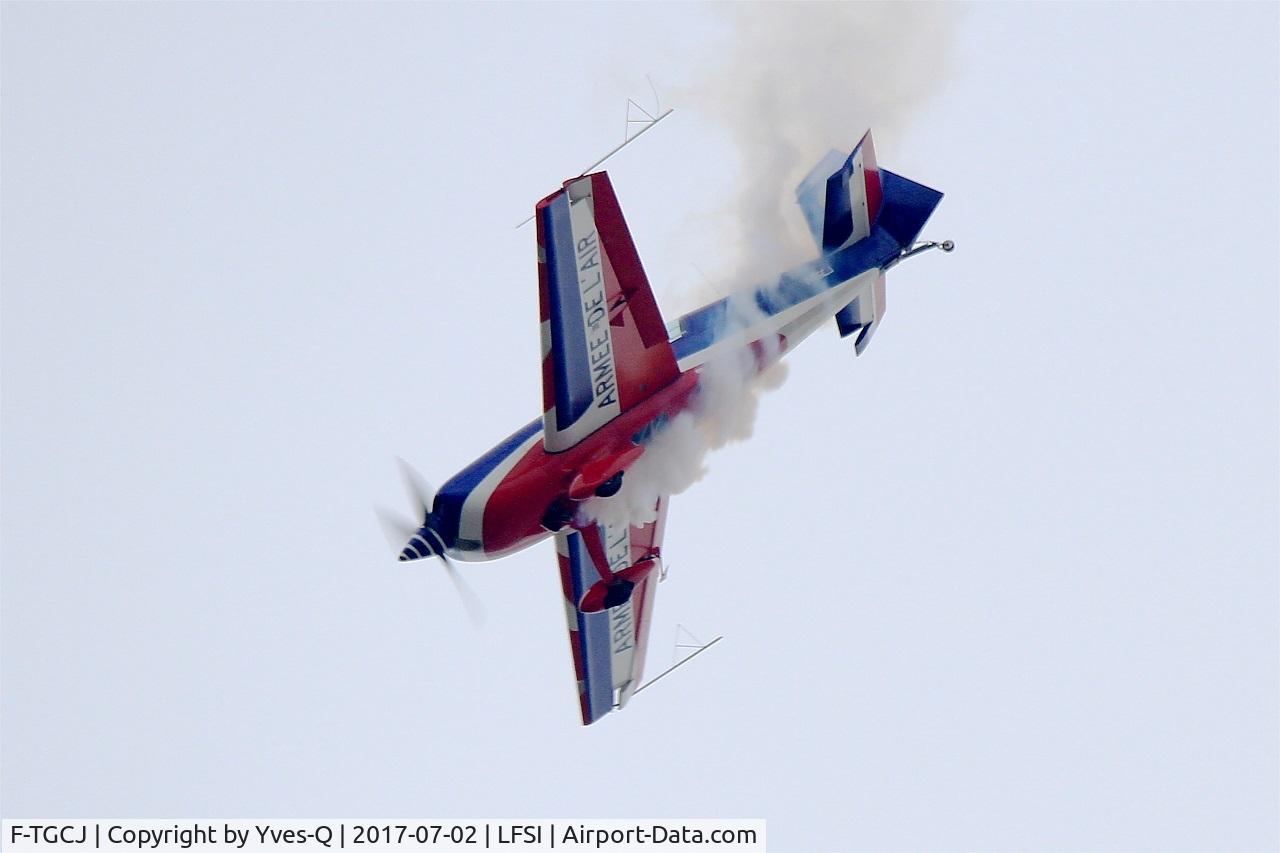 F-TGCJ, Extra EA-330SC C/N 05, Extra 330SC, French Air Force aerobatic team, On display, St Dizier-Robinson Air Base 113 (LFSI) Open day 2017