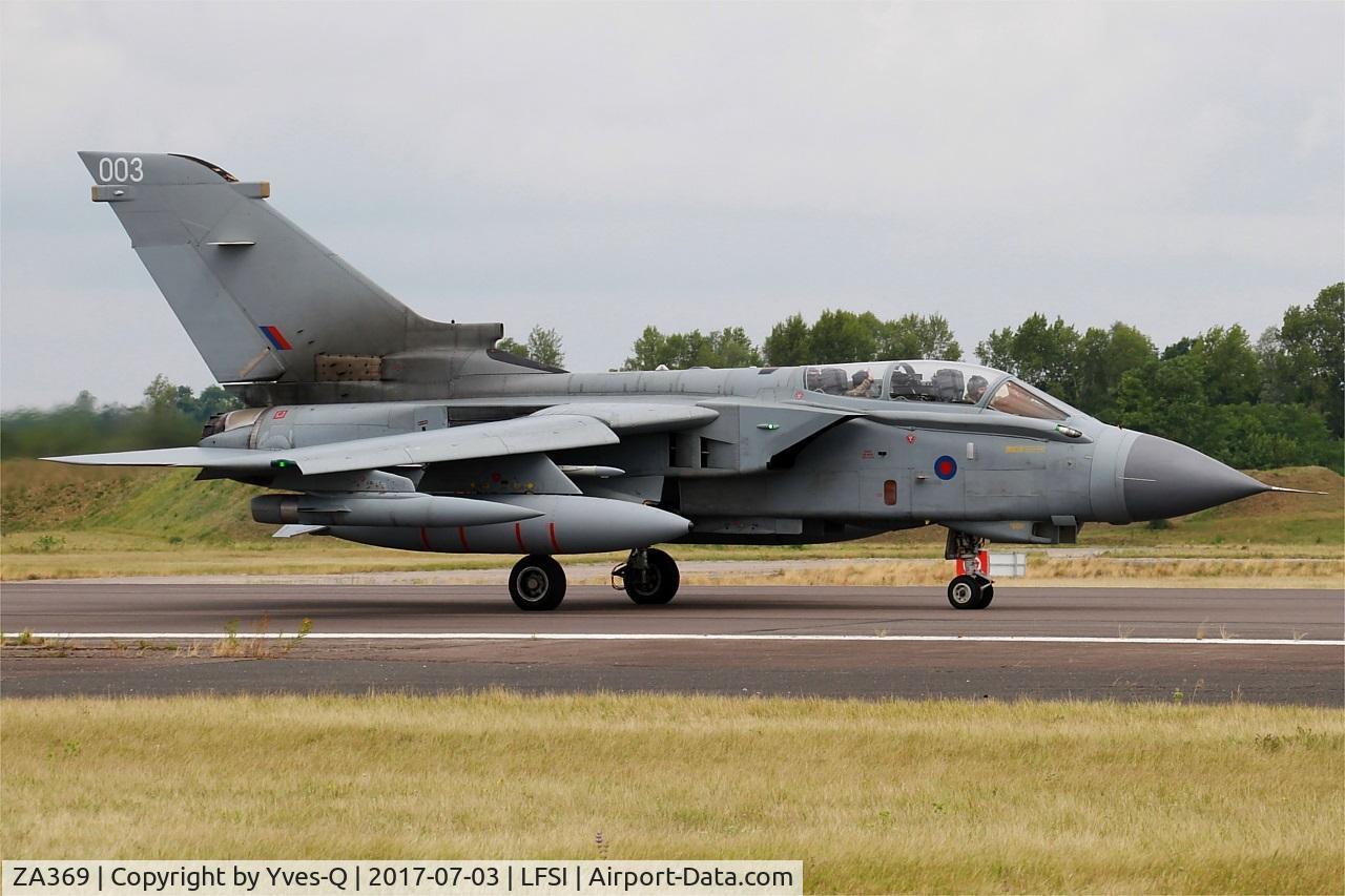 ZA369, 1982 Panavia Tornado GR.4A C/N 166/BS051/3083, Royal Air Force Panavia Tornado GR.4A, Taxiing to holding point rwy 29, St Dizier-Robinson Air Base 113 (LFSI)