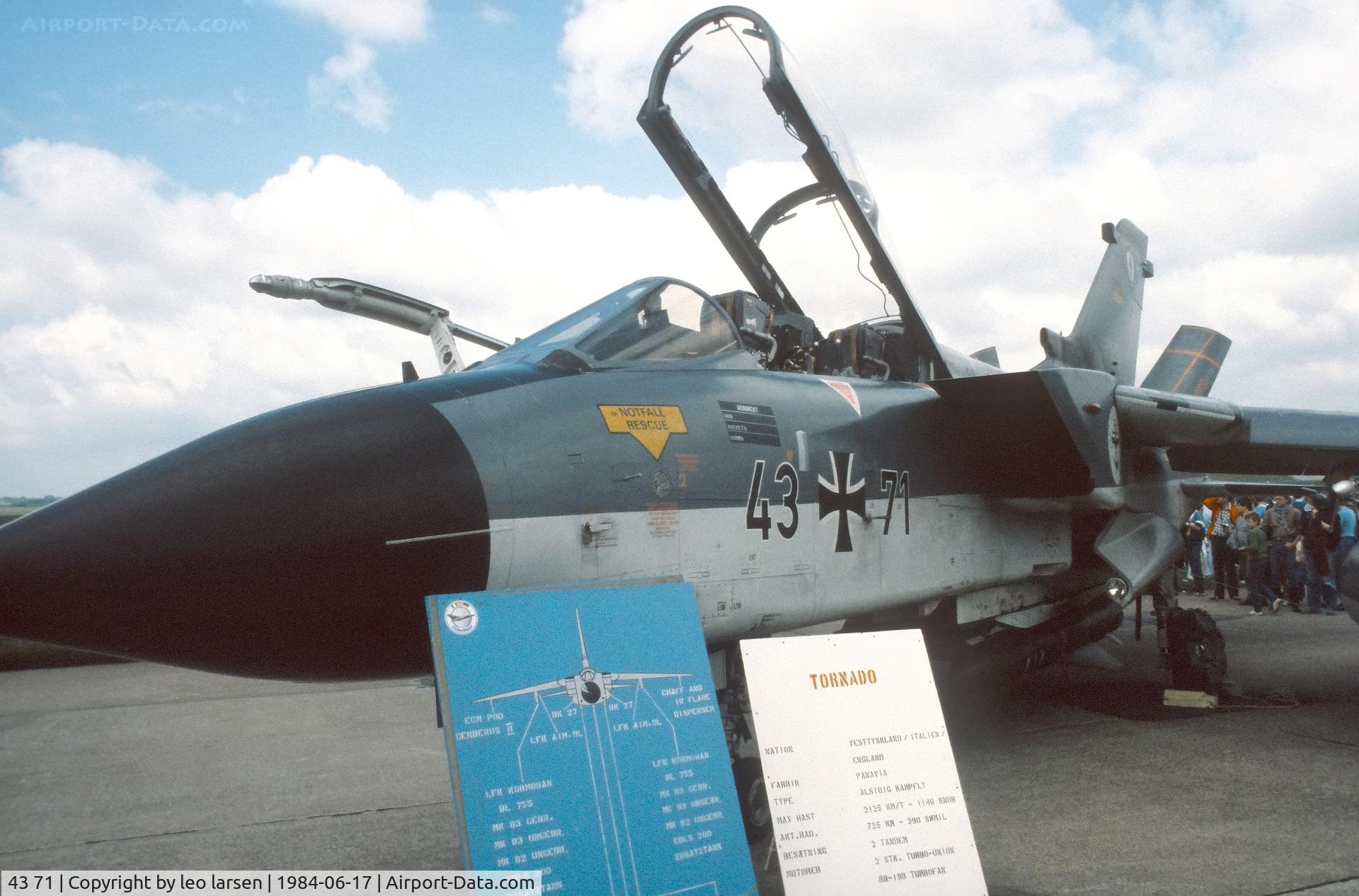 43 71, Panavia Tornado IDS C/N 186/GS044/4071, FSN Værløse Air Show 17.6.1984