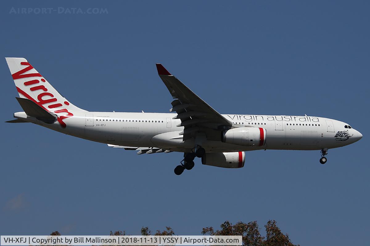 VH-XFJ, 2014 Airbus A330-243 C/N 1561, finals