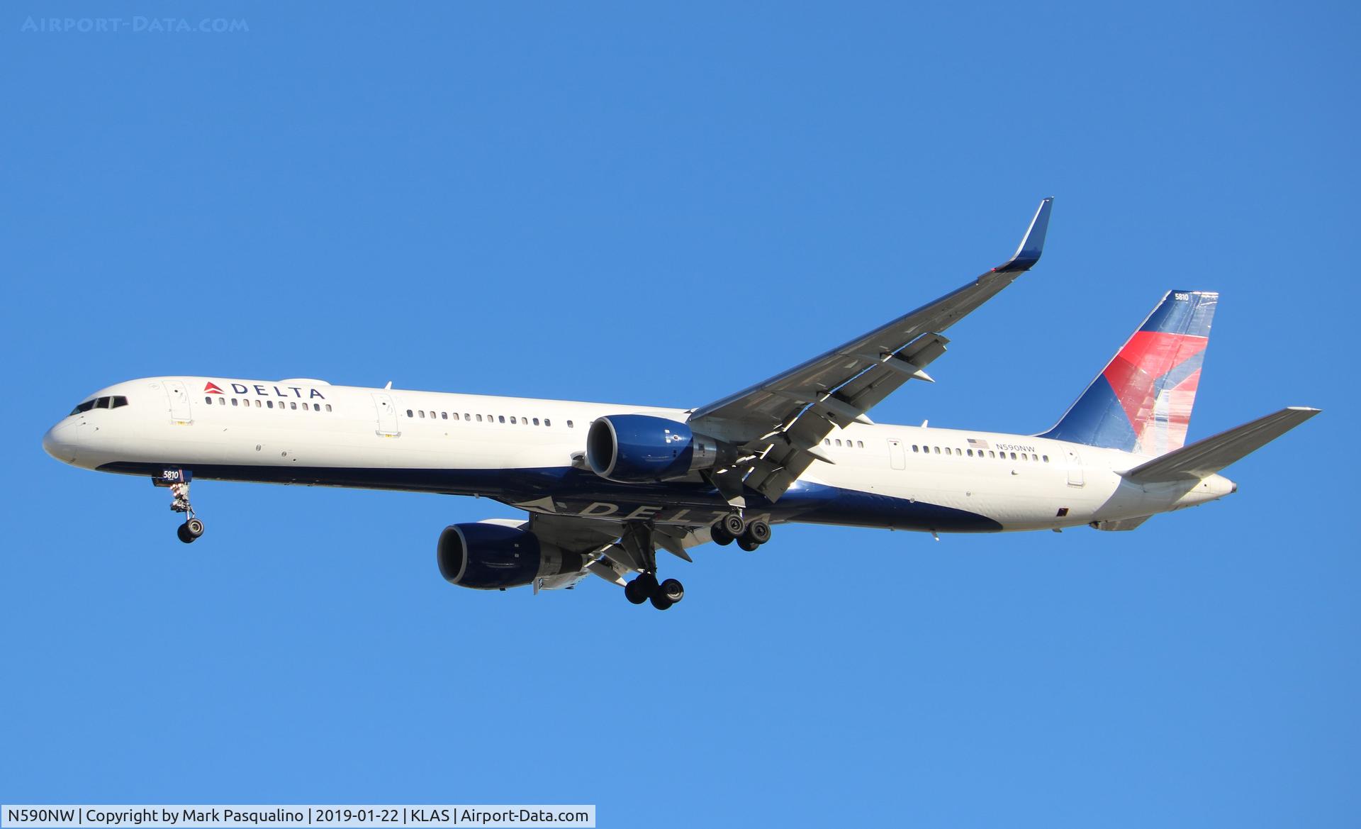 N590NW, 2003 Boeing 757-351 C/N 32990, Boeing 757-351