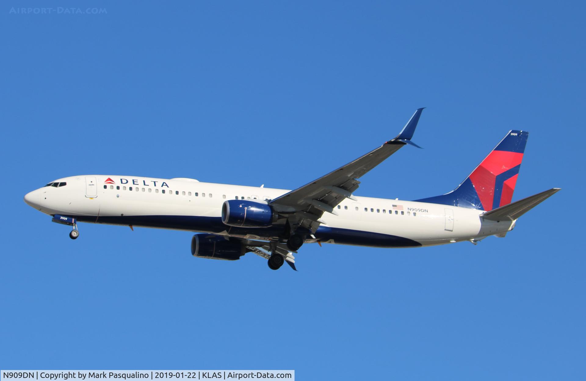 N909DN, 2018 Boeing 737-932/ER C/N 64880, Boeing 737-932/ER