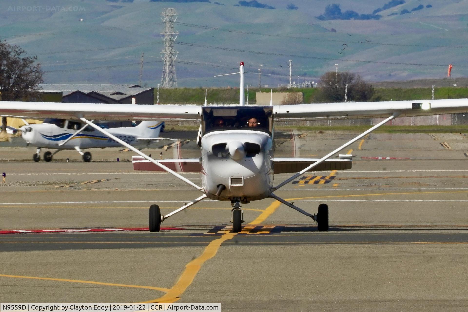 N9559D, 1999 Cessna 172R C/N 17280488, Buchanan Field Concord California 2019.