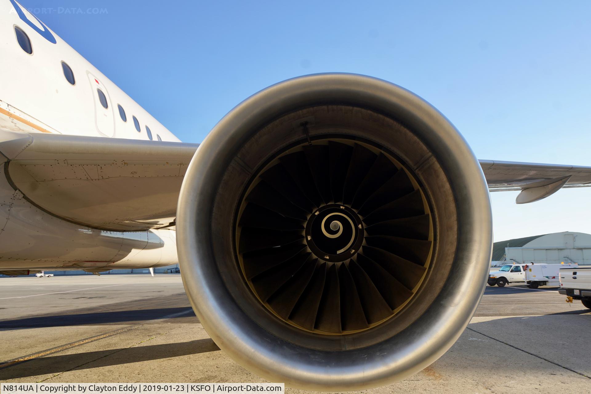 N814UA, 1998 Airbus A319-131 C/N 862, SFO 2019.