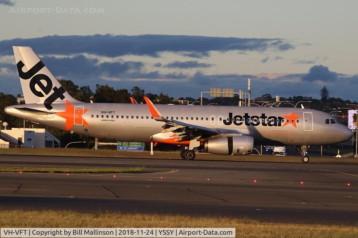 VH-VFT, 2013 Airbus A320-232 C/N 5532, TAXIING