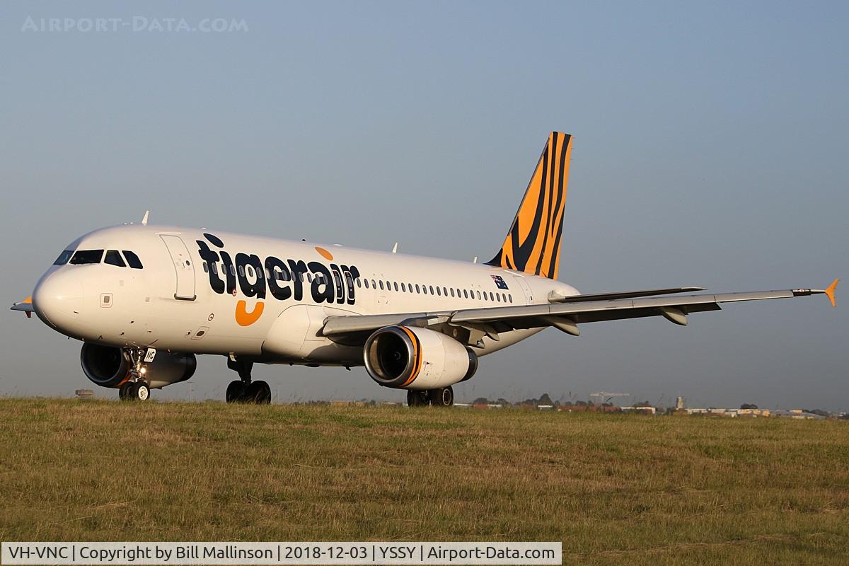 VH-VNC, 2007 Airbus A320-232 C/N 3275, TAXIING