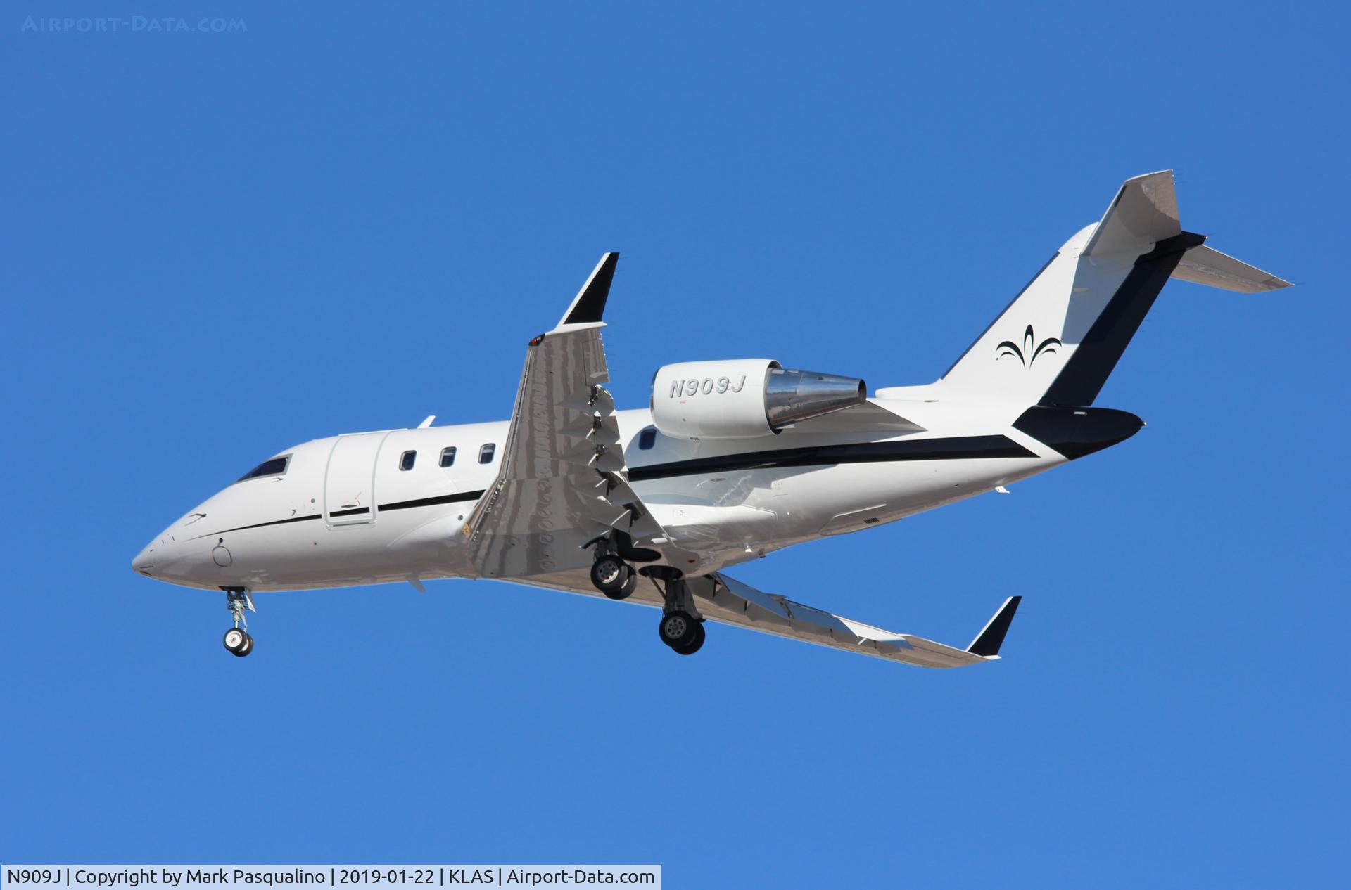 N909J, 2017 Bombardier Challenger 650 (CL-600-2B16) C/N 6102, Challenger 350