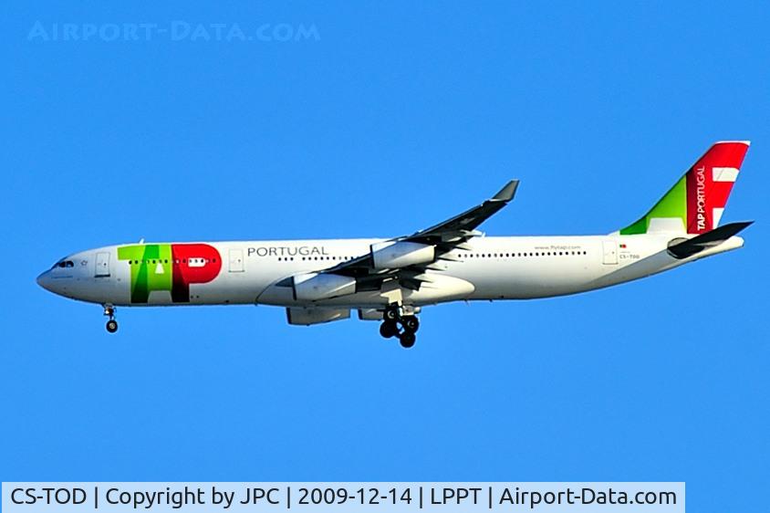 CS-TOD, 1995 Airbus A340-312 C/N 091, Approaching