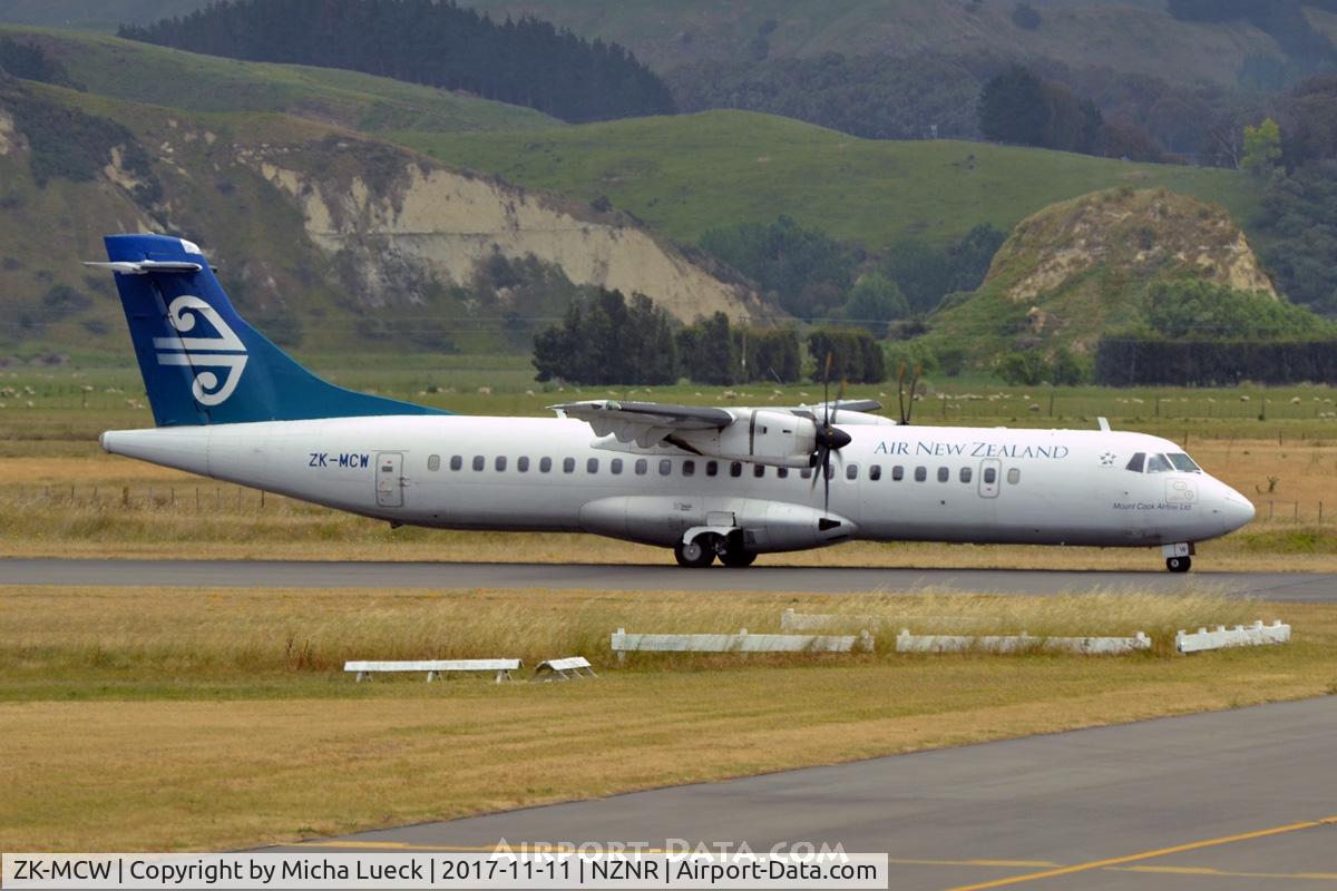ZK-MCW, 2000 ATR 72-212A C/N 646, At Napier/Hastings