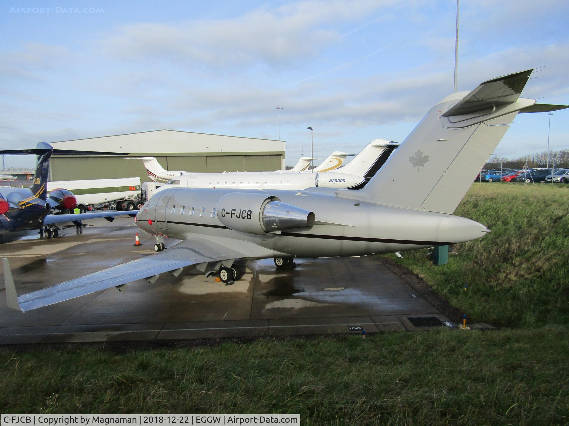 C-FJCB, 2007 Bombardier Challenger 300 (BD-100-1A10) C/N 20192, looks almost military colour scheme