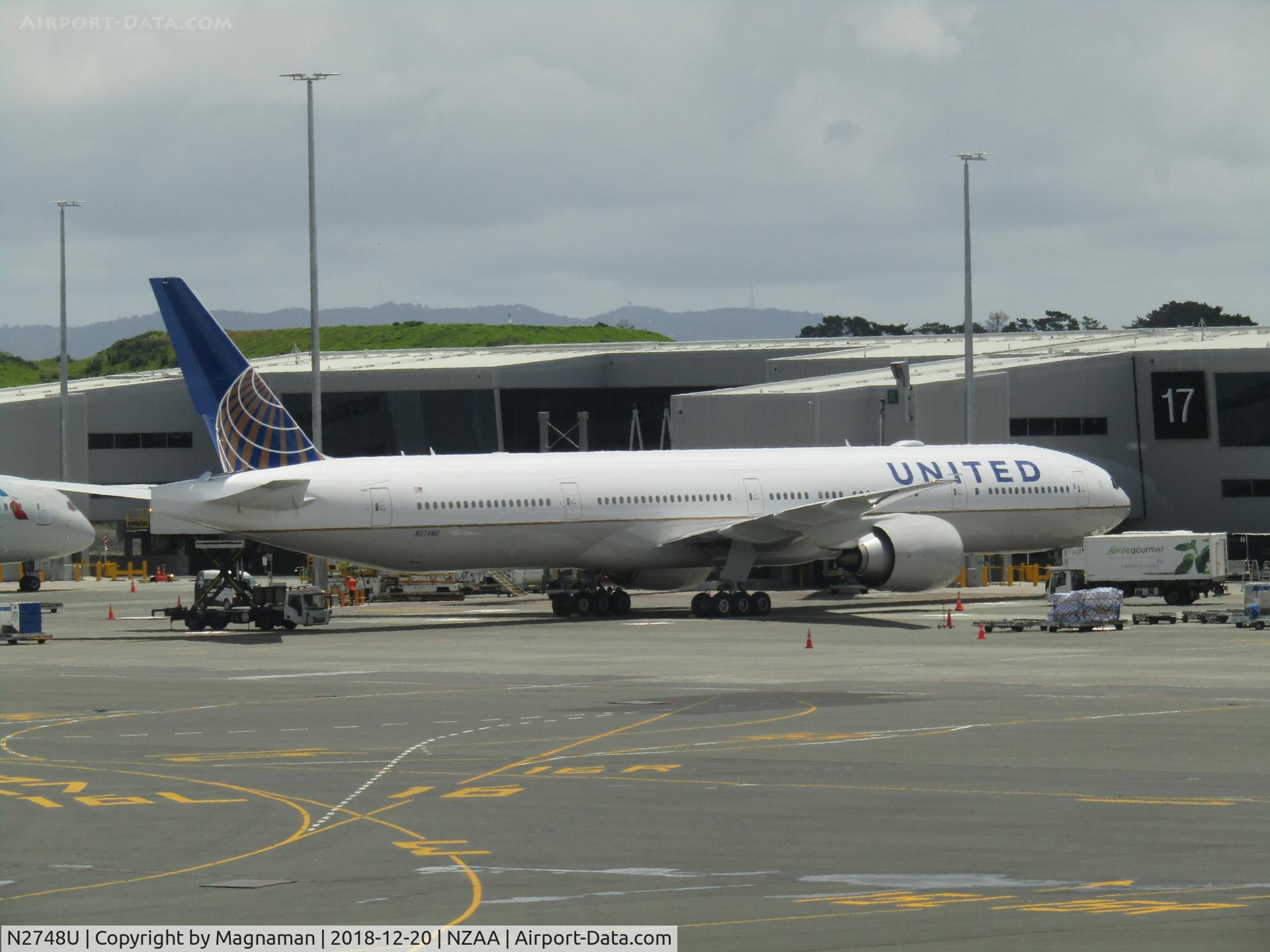 N2748U, 2018 Boeing 777-300/ER C/N 64994, awaiting peeps at AKL