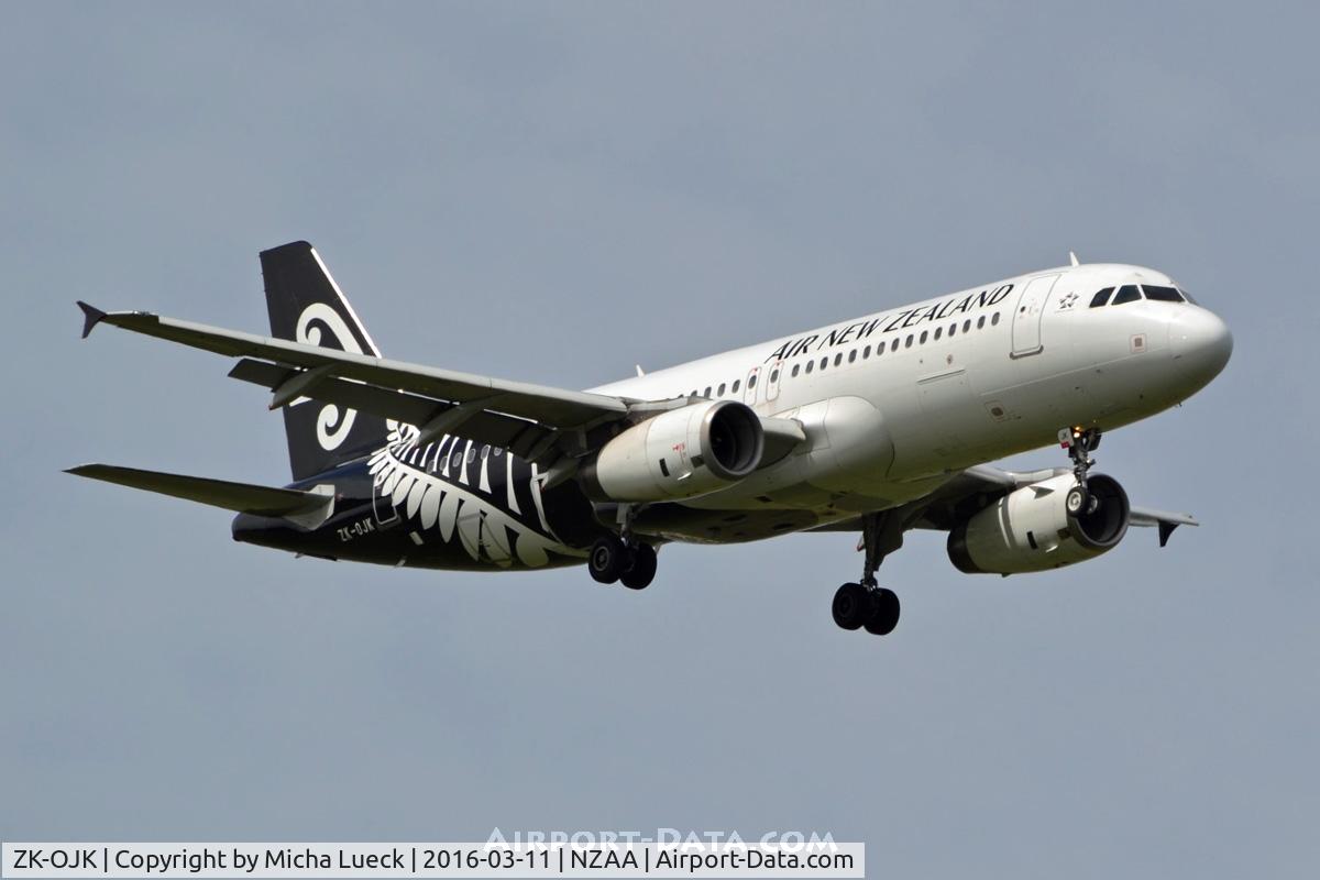 ZK-OJK, Airbus A320-232 C/N 2445, At Auckland