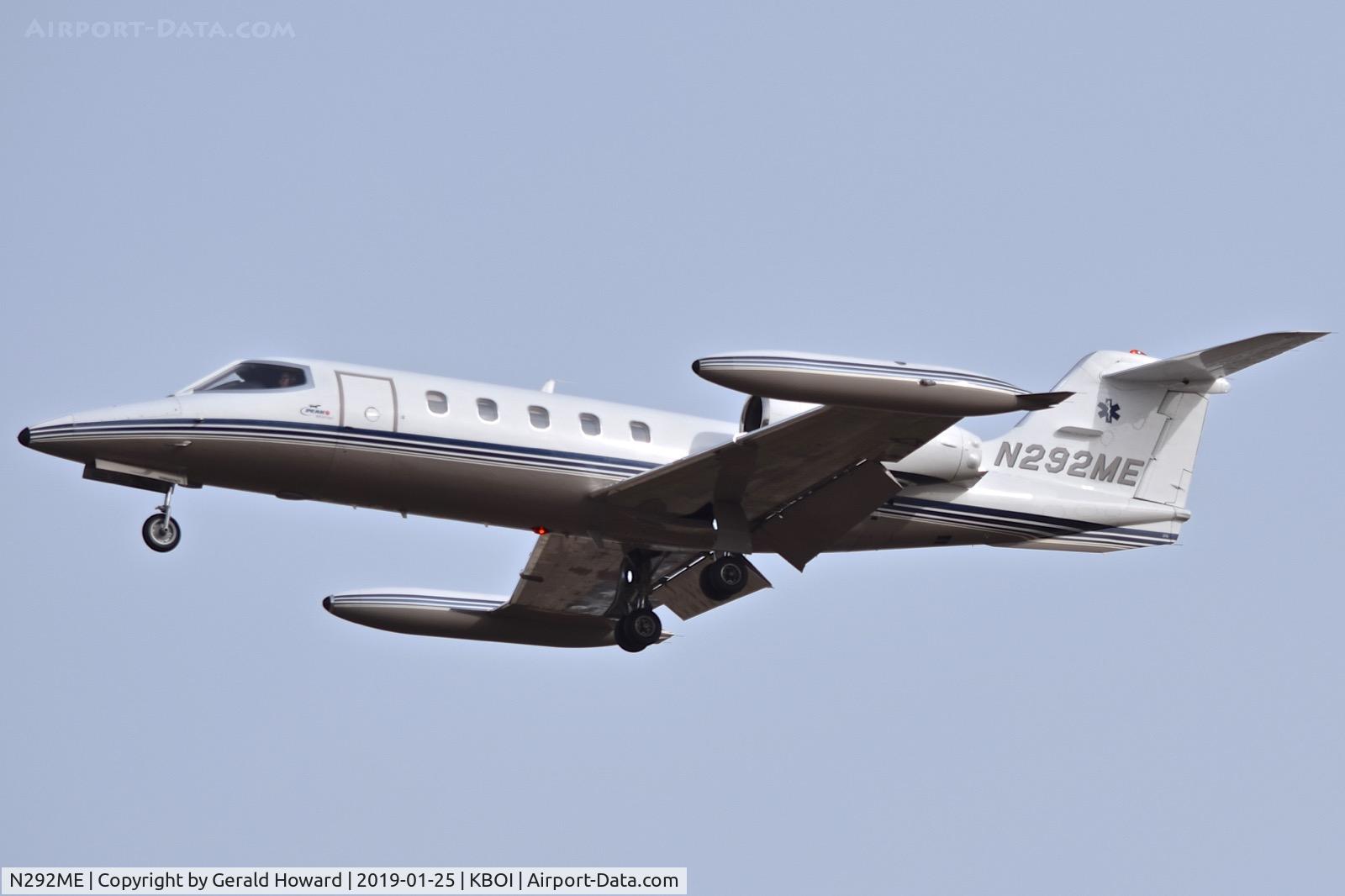 N292ME, 1980 Gates Learjet 35A C/N 292, Landing RWY 28R.