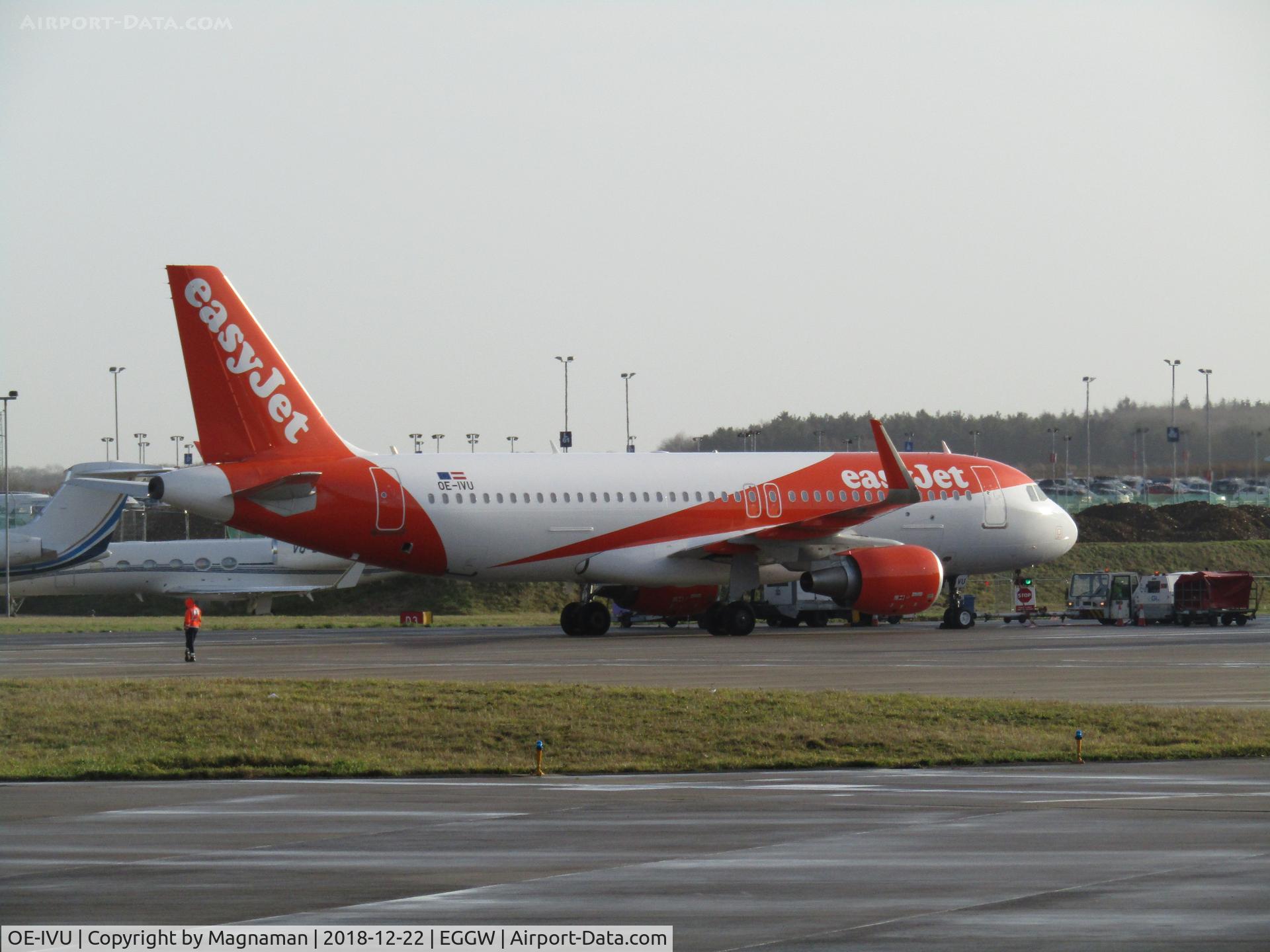 OE-IVU, 2017 Airbus A320-214 C/N 7637, at luton from far side - still a great airport to get around