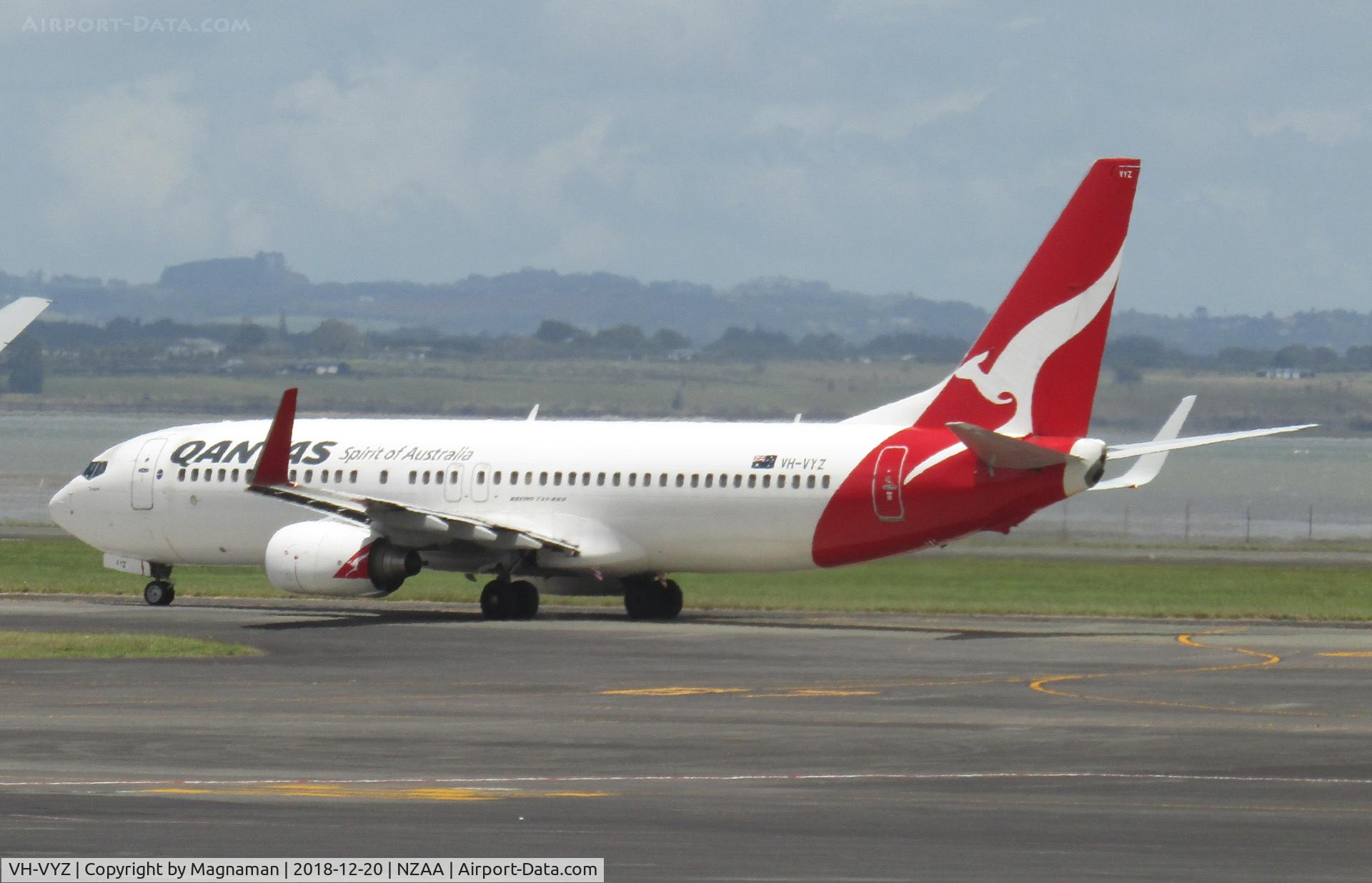 VH-VYZ, 2011 Boeing 737-838 C/N 34190, taxying out to depart