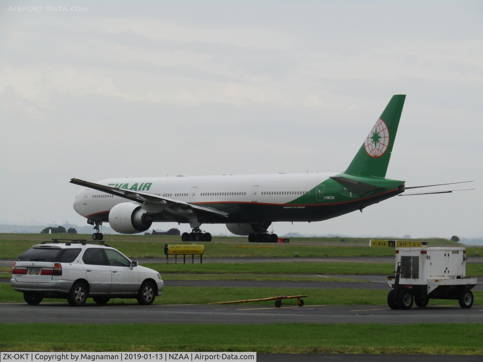 ZK-OKT, 2010 Boeing 777-35E/ER C/N 32644, super c/s