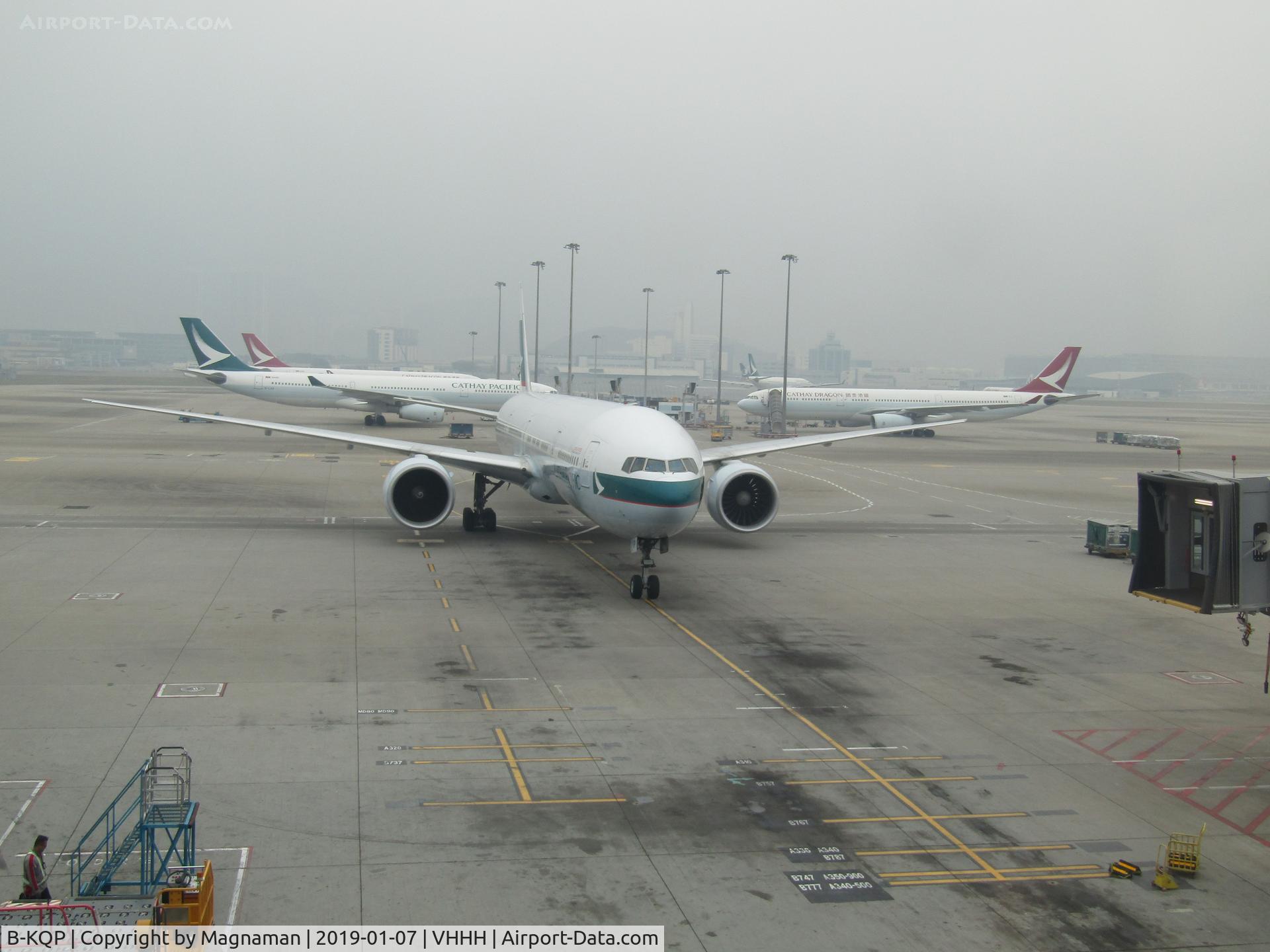 B-KQP, 2014 Boeing 777-367/ER C/N 41758, parking up