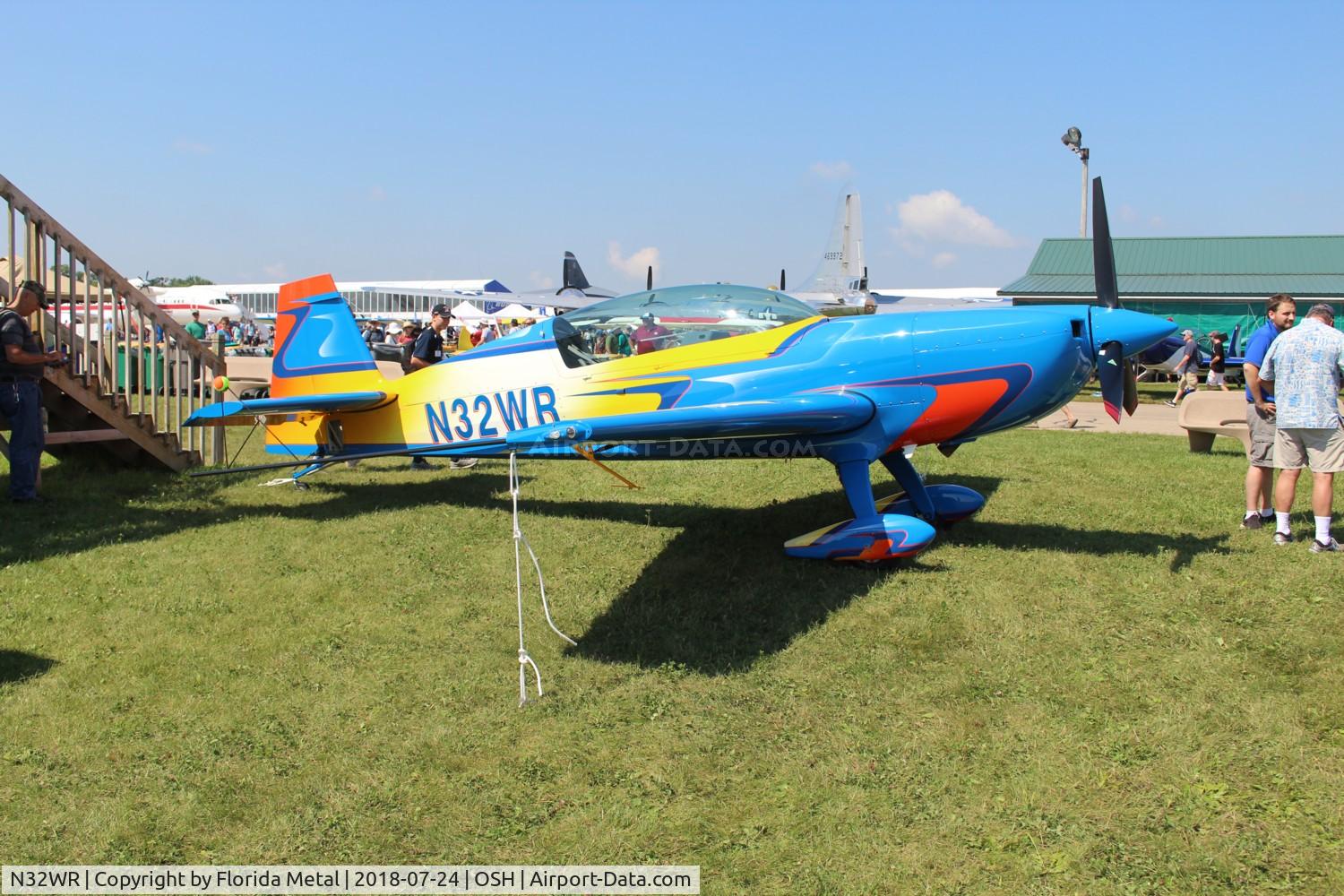 N32WR, 2014 Extra 300/LC C/N LC033, Extra 300