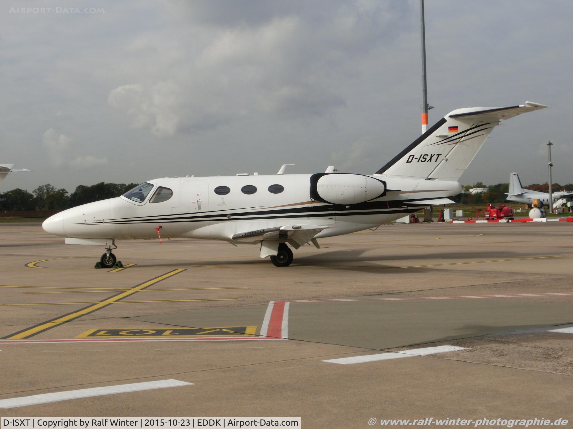 D-ISXT, 2013 Cessna 510 Citation Mustang Citation Mustang C/N 510-0446, Raytheon Aircraft 390 Premier 1 - Sixt - RB-50 - D-ISXT - 23.10.2015 - CGN