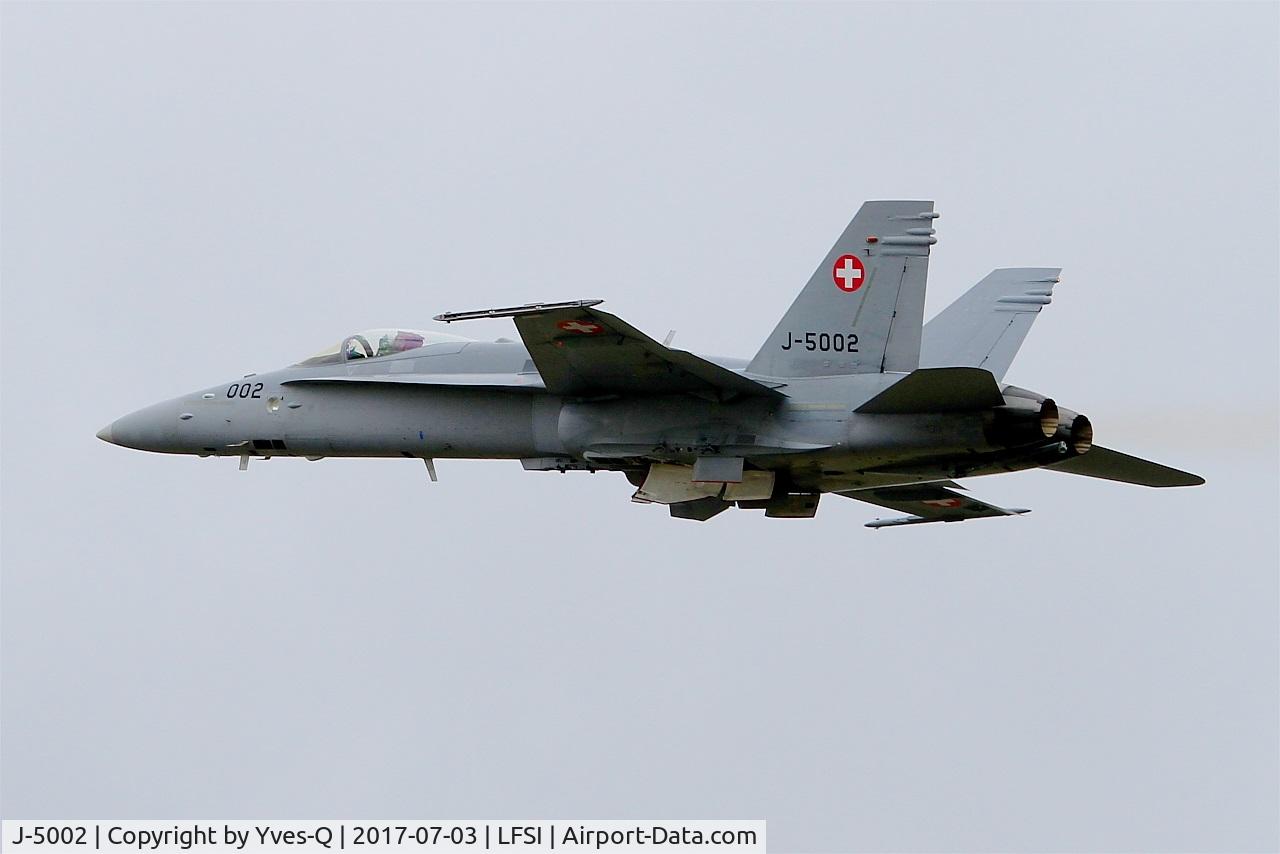 J-5002, McDonnell Douglas F/A-18C Hornet C/N 1315/SFC002, Swiss Air Force McDonnell Douglas FA-18C Hornet, Take off rwy 29, St Dizier-Robinson Air Base 113 (LFSI) Open day 2017