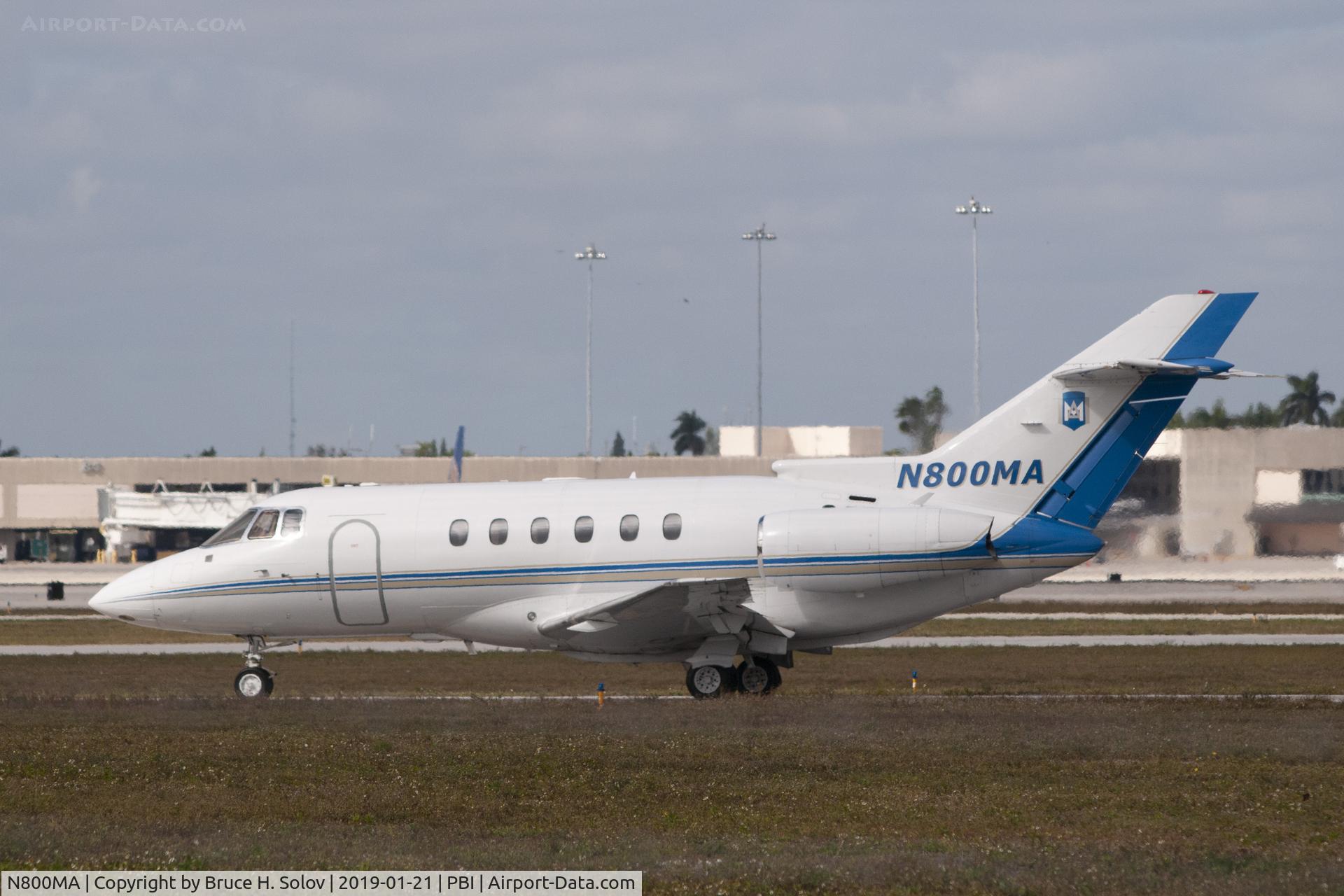 N800MA, 1998 Raytheon Hawker 800XP C/N 258369, taxiing