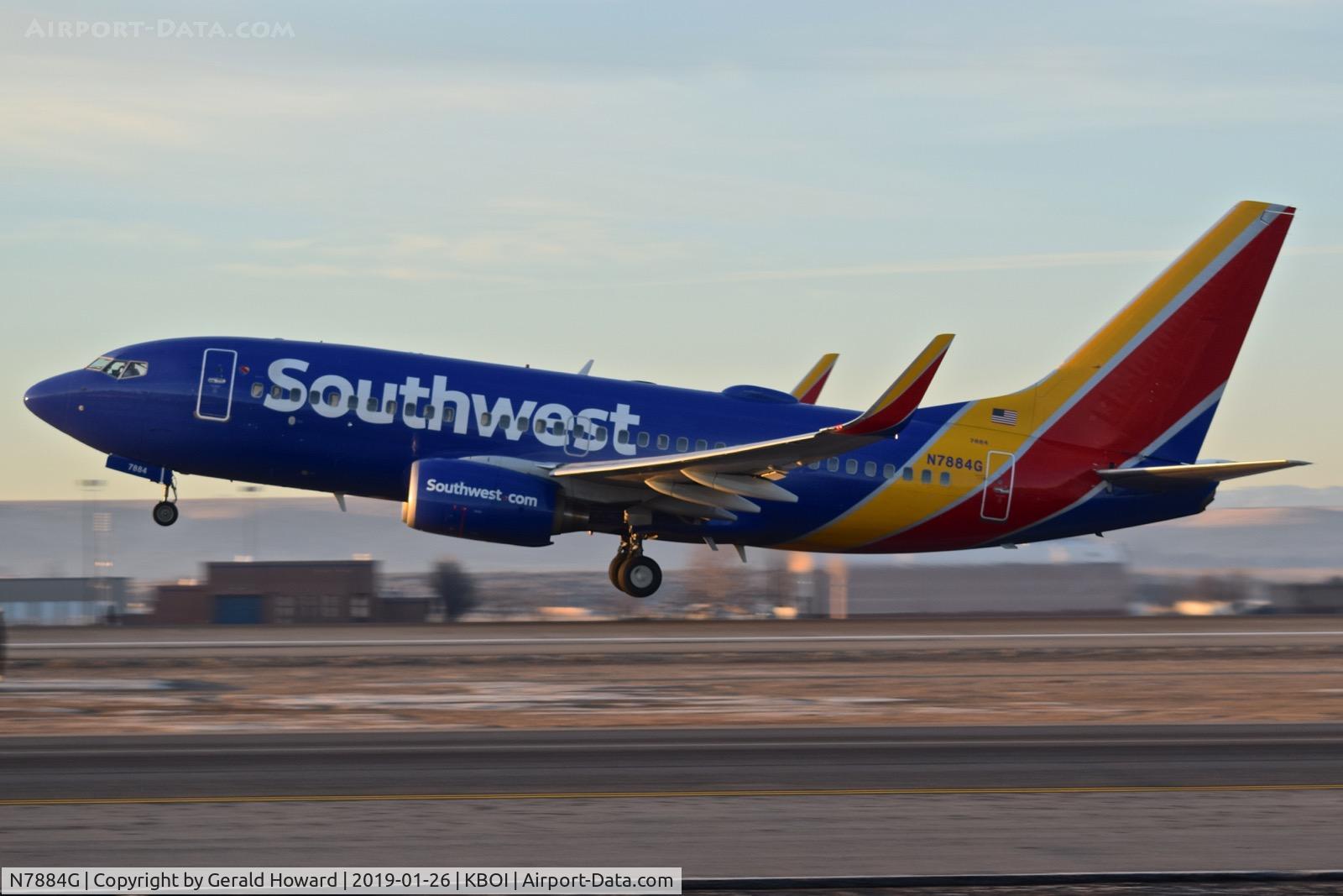 N7884G, 2001 Boeing 737-76N C/N 30133, Take off on RWY 10L.
