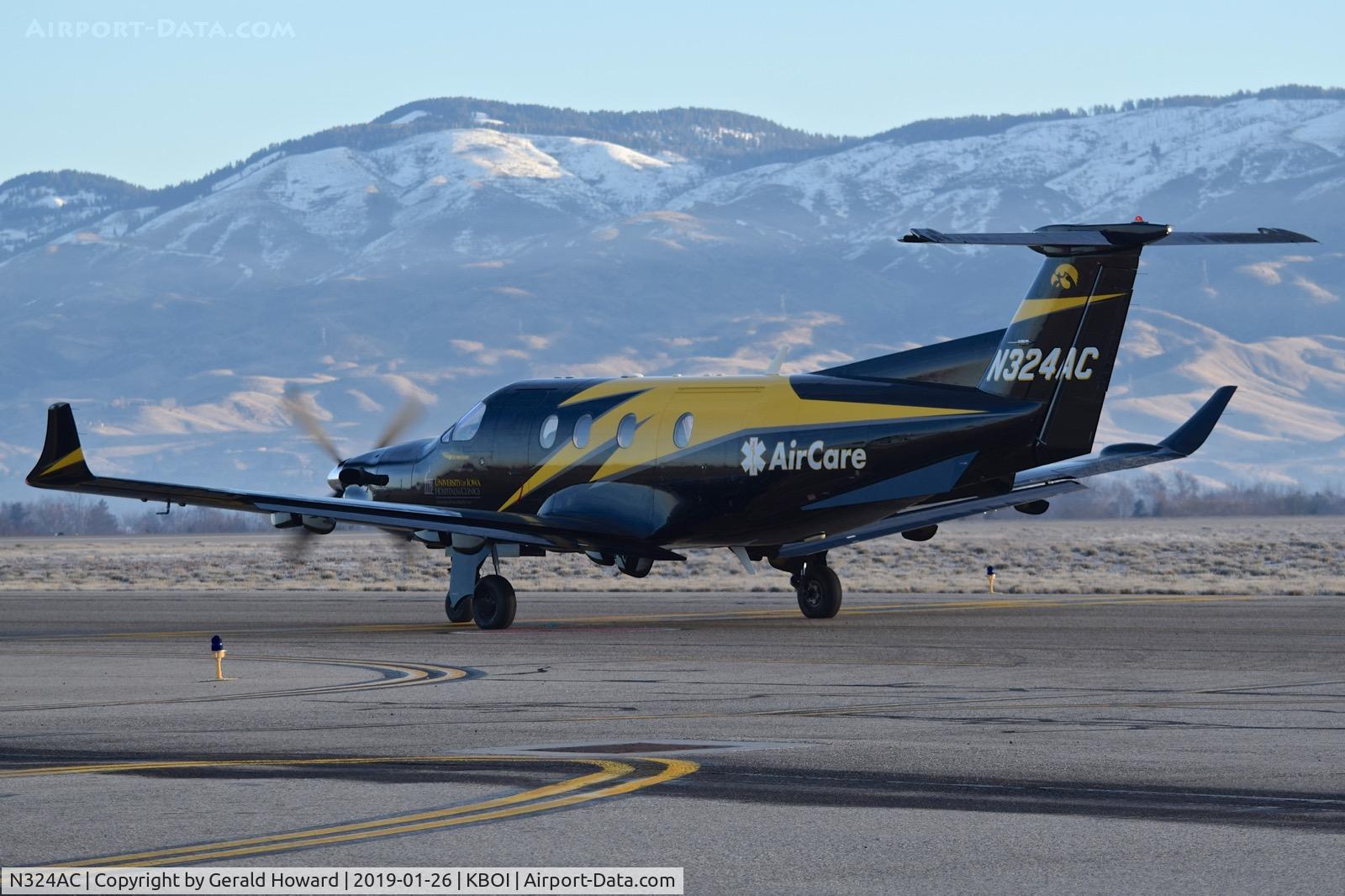 N324AC, 1996 Pilatus PC-12/45 C/N 197, Taxiing to RWY 10R.