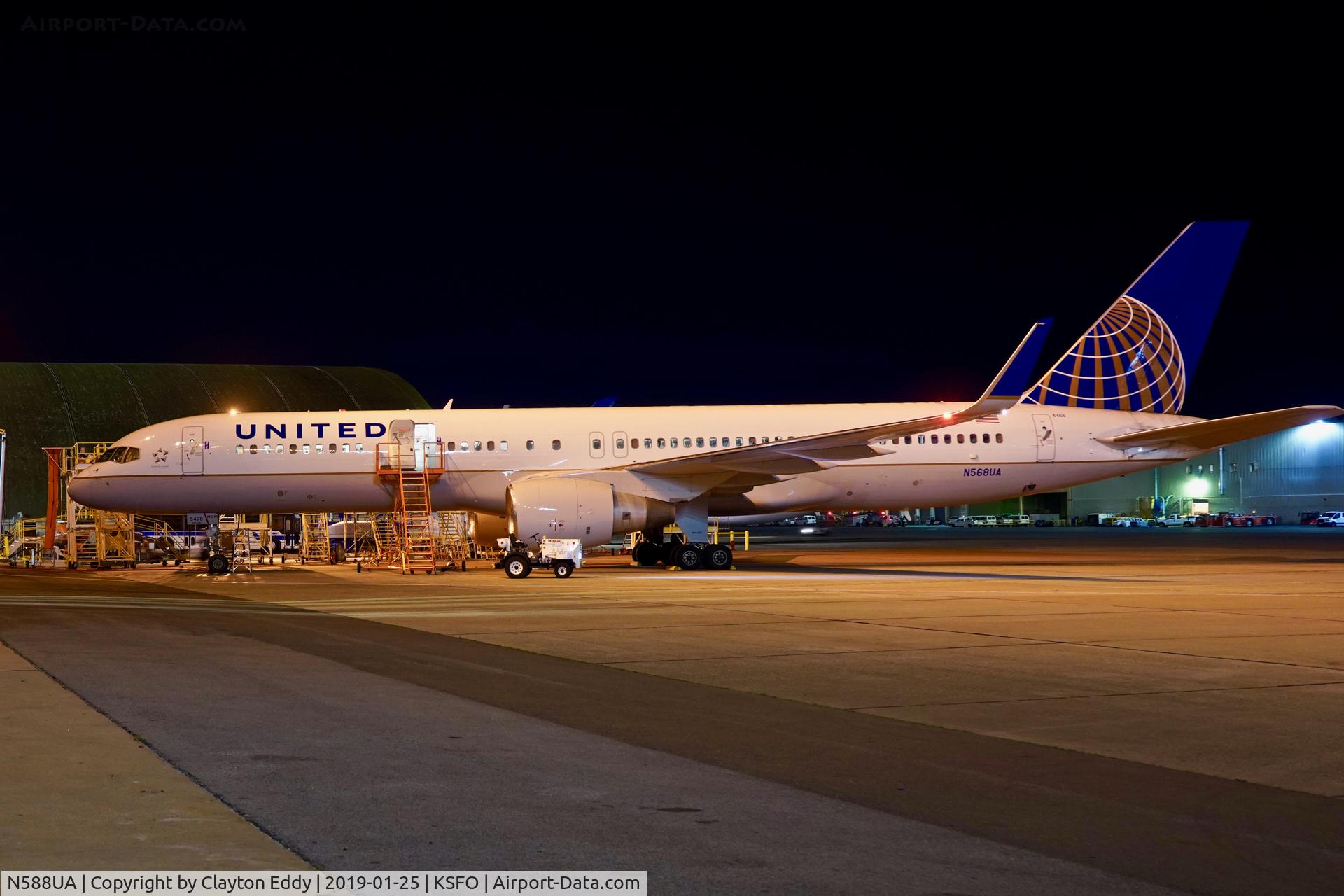 N588UA, 1993 Boeing 757-222 C/N 26717, SFO 2019.