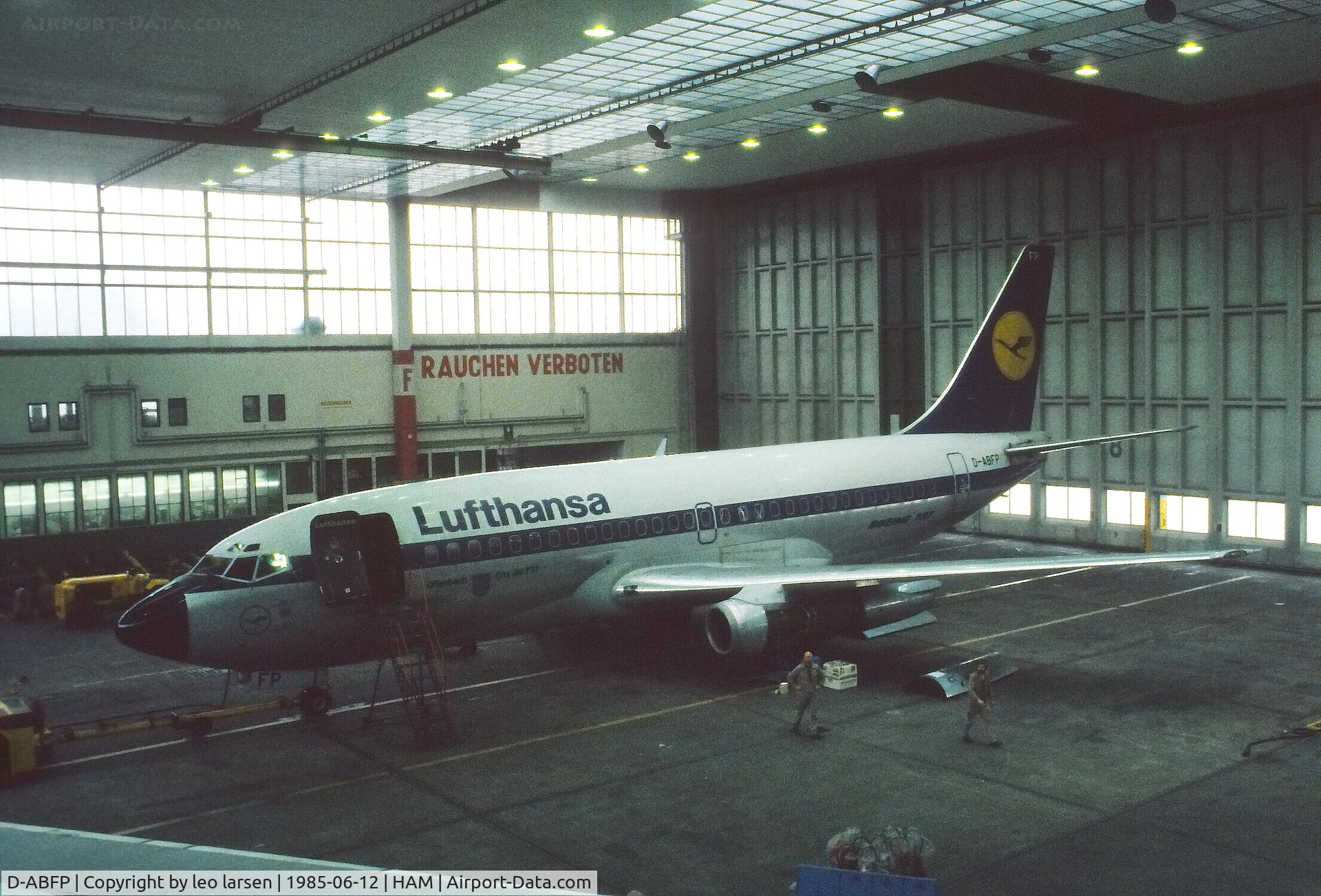 D-ABFP, 1981 Boeing 737-230 C/N 22123, Hamburg inside Lufthansa Hangar 12.6.1985