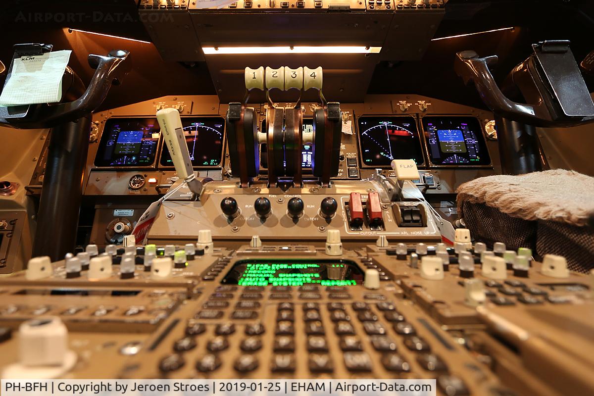 PH-BFH, 1990 Boeing 747-406BC C/N 24518, ams-spl