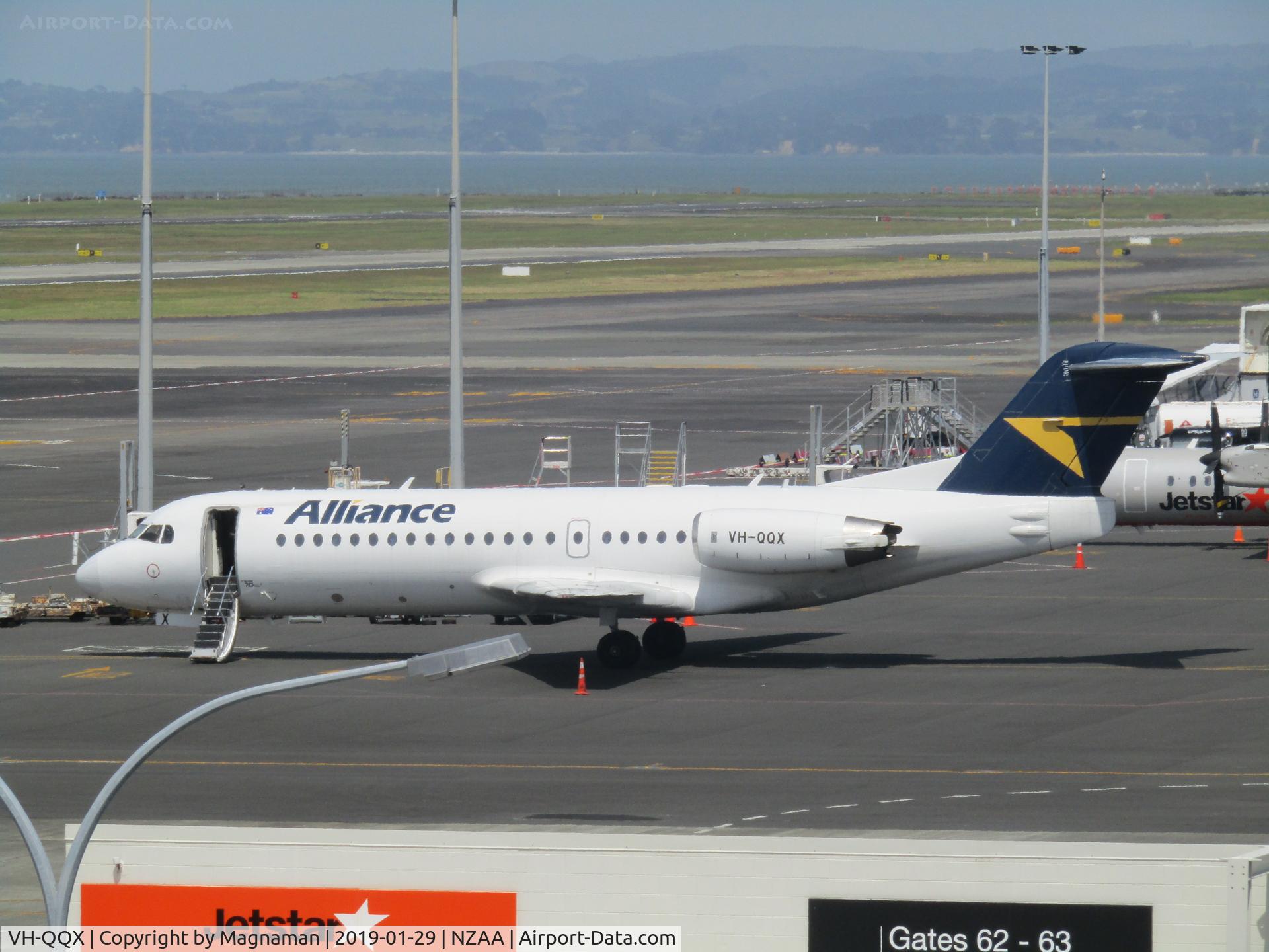 VH-QQX, 1996 Fokker 70 (F-28-0070) C/N 11571, in as a gap filler in tourist flight schedule until new airline takes over - nice change from VH-FKO which has been the hack for last few years.