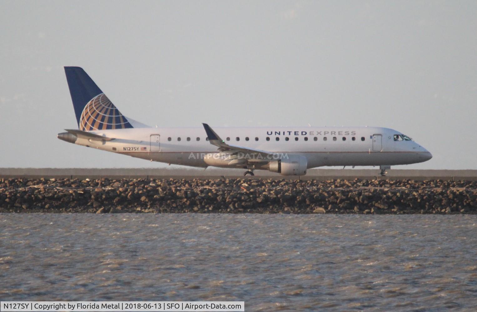 N127SY, 2014 Embraer 175LR (ERJ-170-200LR) C/N 17000441, United Express