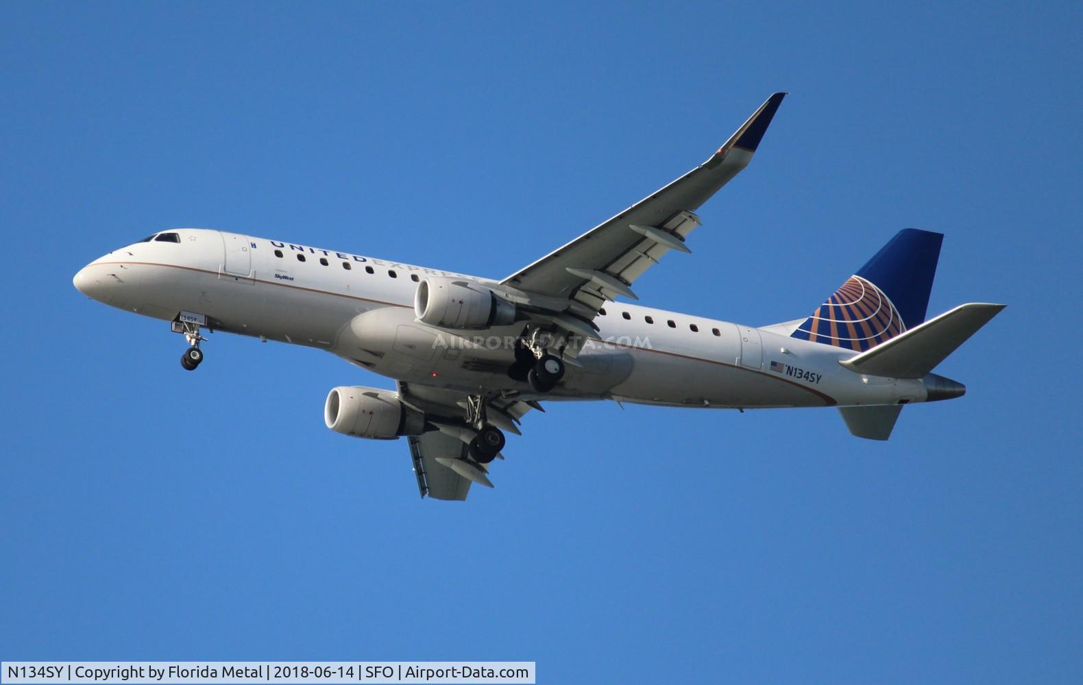 N134SY, 2015 Embraer 175LR (ERJ-170-200LR) C/N 17000458, United Express