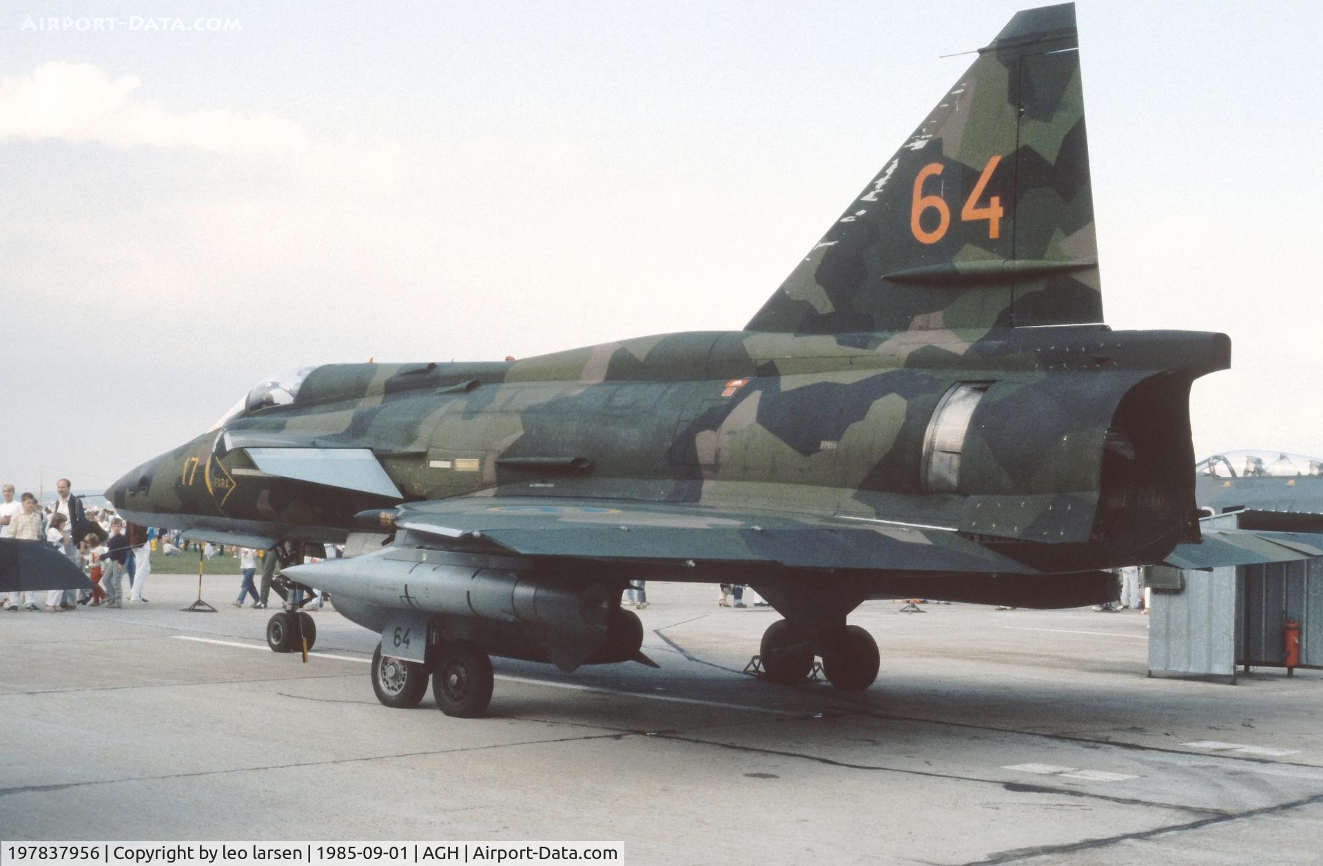 197837956, 1978 Saab SF-37 Viggen C/N 37-956, Ângelholm F.10 Air Show 1.9.1985
